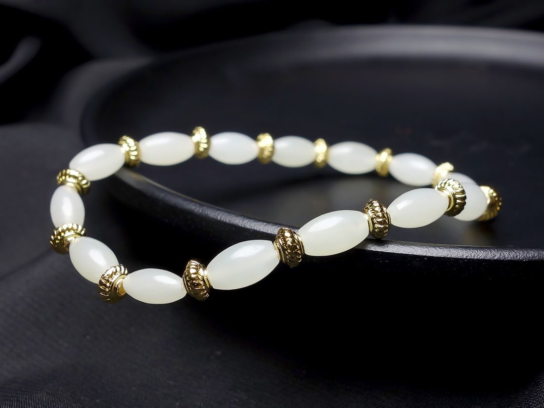 An Exquisite White Jade Bracelets - 6