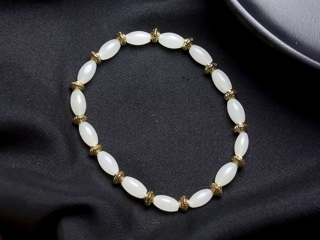 An Exquisite White Jade Bracelets - 7