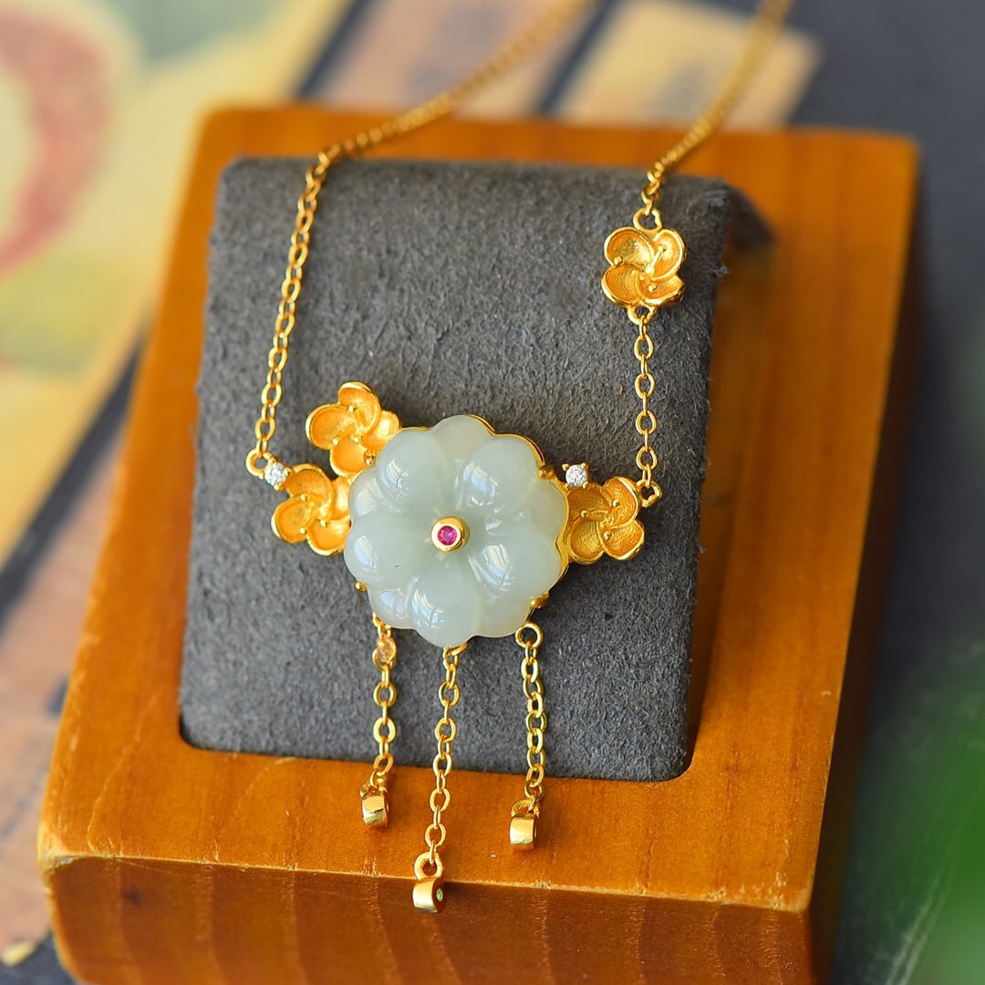 A Pair of Exquisite Sterling Silver-Gold Plated Inlaid White Jade Necklace,Inlaid Diamond: A Pair of Exquisite Sterling Silver-Gold Plated Inlaid White Jade Necklace,Inlaid Diamond,Size:1.1inx1.4in 