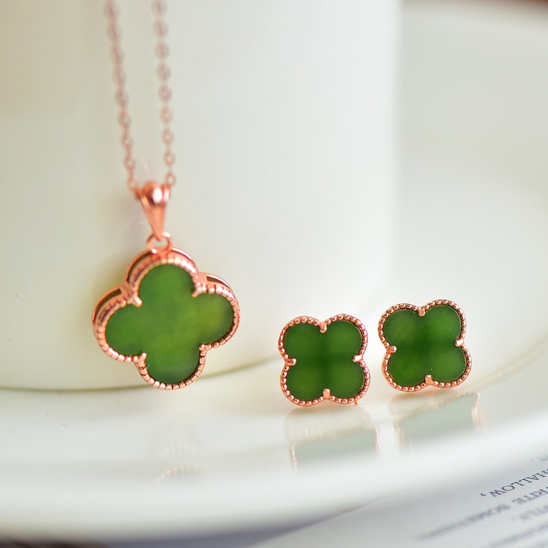 A Set of Fine Sterling Silver-Gold Plated Inlaid Jasper Jewelries: A Set of Sterling Silver-Gold Plated Inlaid Jasper Jewelry , Size :0.6inx0.6in,0.4inx0.4ins 