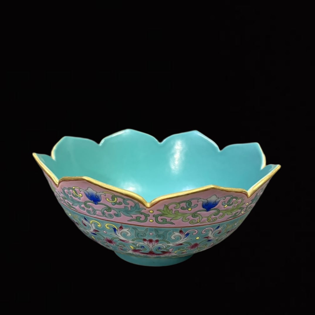 An Exquisite Enamel Lotus Pattern Bowl: An Exquisite Enamel Lotus Pattern Bowl,Qing Dynasty,China,Yongzheng Four-character Mark,Size:6.1inx3in