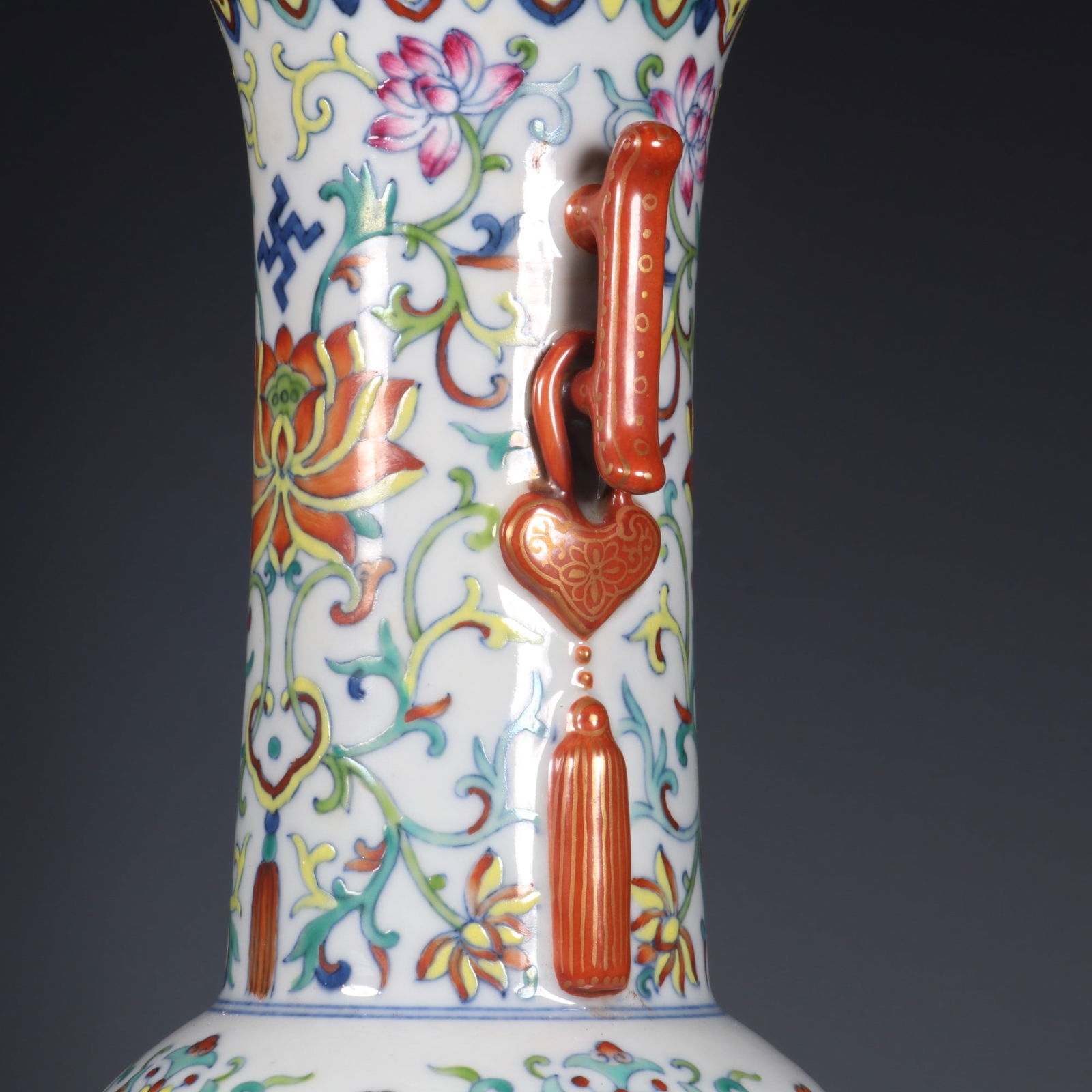 An Exquisite Doucai Lotus Pattern Double-Ears Vase - 5