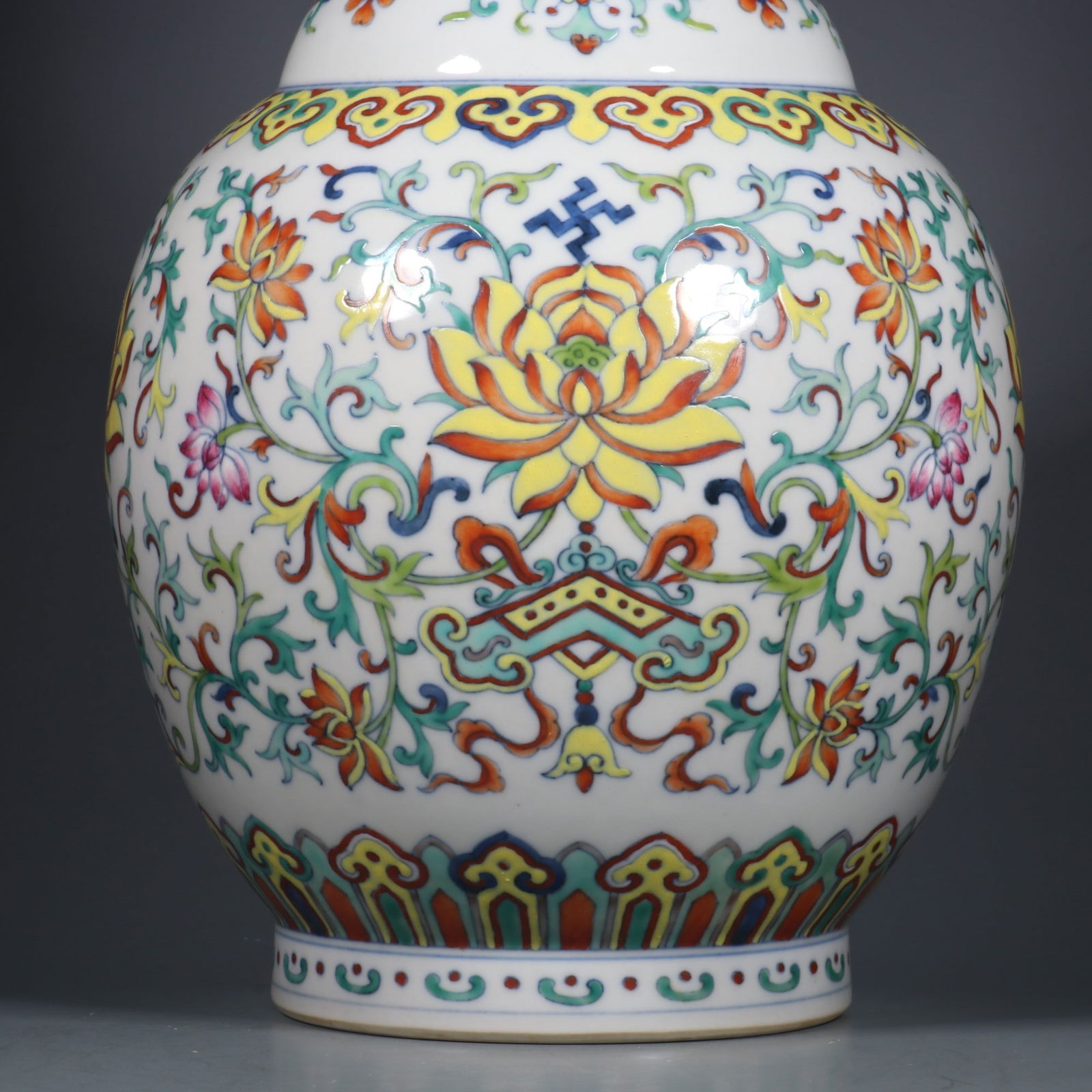 An Exquisite Doucai Lotus Pattern Double-Ears Vase - 6
