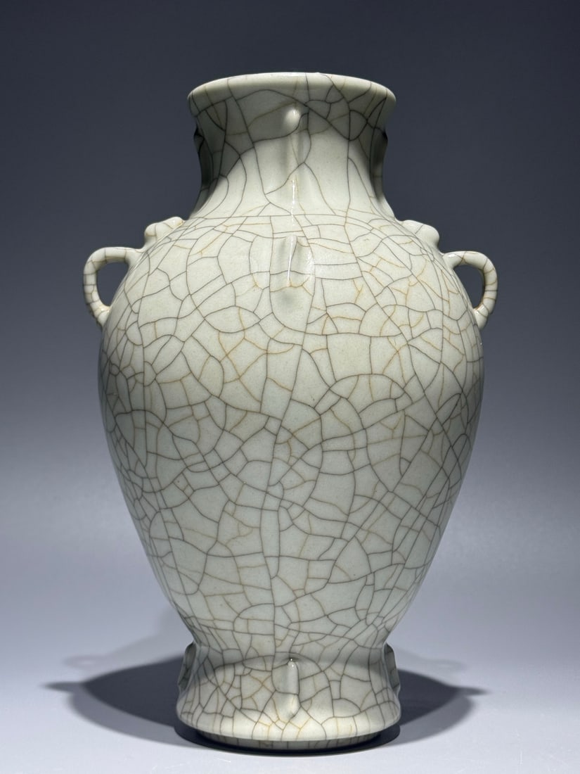 An Exquisite Ge yao Vase (1 of 9)