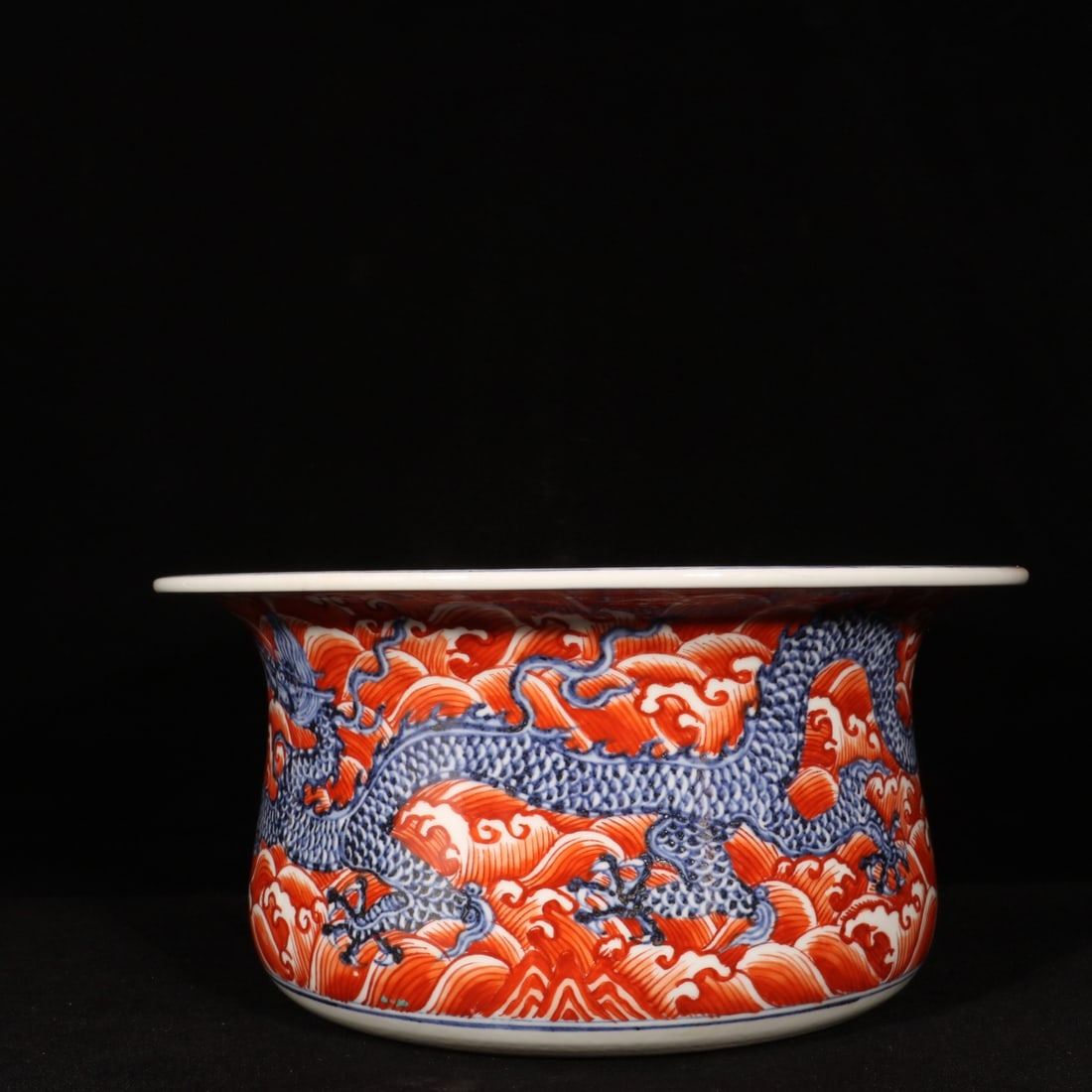 An Exquisite Blue and White Iron-Red Seawater Dragon Pattern Basin: An Exquisite Blue and White Iron-Red Seawater Dragon Pattern Basin,Ming Dynasty,China,Xuande Six-character Mark,Size:6.1inx12.6in 青花矾红海水龙纹௠