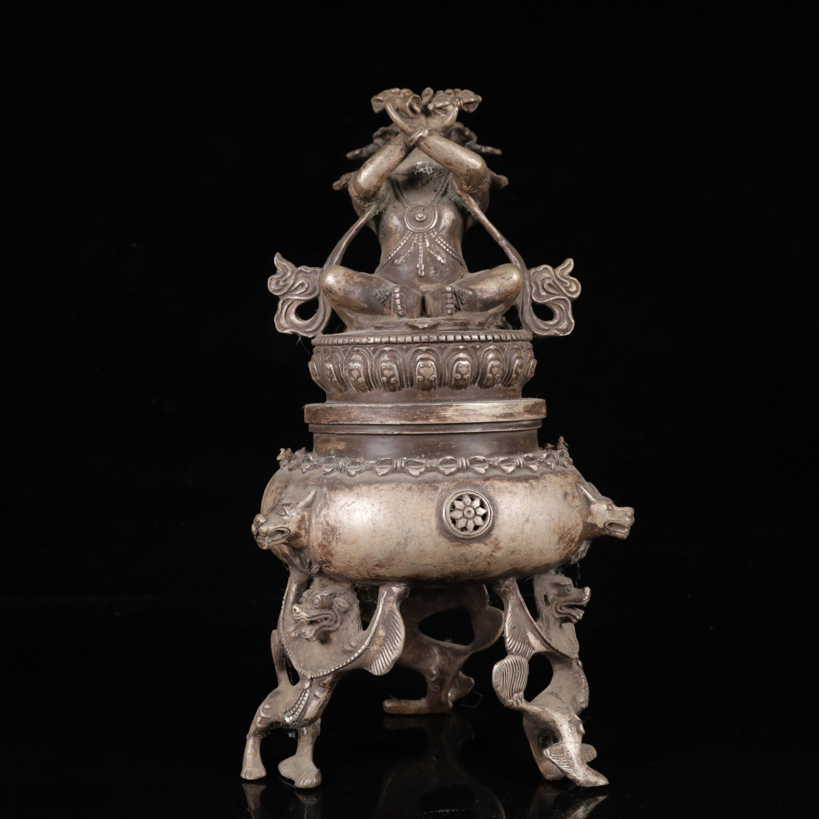 An Exquisite Silver-plated Beast-Ears and Beast Legs Figure Censer: An Exquisite Silver-plated Beast-Ears and Beast Legs Figure Censer,Qing Dynasty,China,Size:6.3inx11.8in,Weight:2550g 镀银兽耳兽足人物香炉,&#