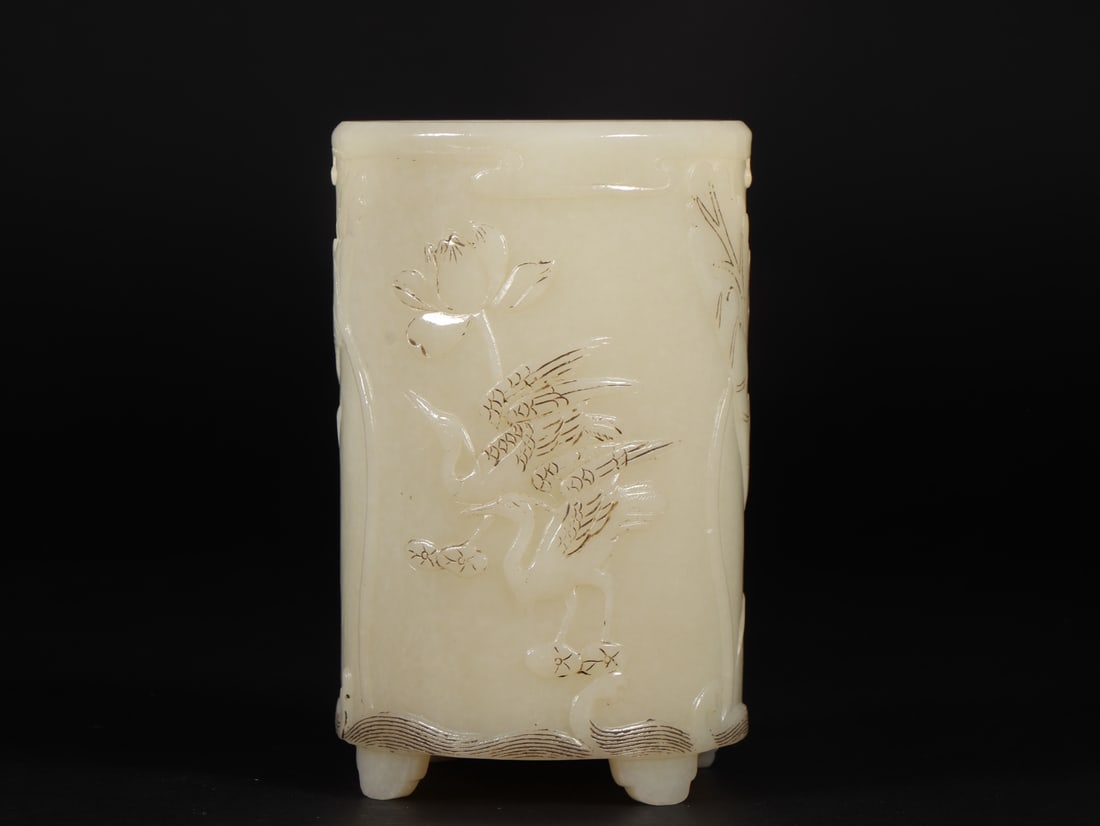 An Exquisite White Jade Flower and Crane Pattern Brush Pot: An Exquisite White Jade Flower and Crane Pattern Brush Pot,Qing Dynasty,China,Qianlong Four-character Mark,Size:3.1inx4.9in,Weight:428g 