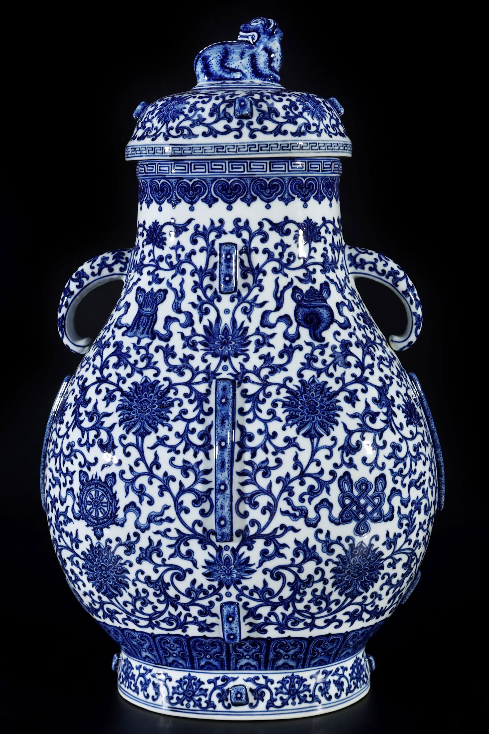 A Huge Blue and White Lotus Pattern Double-Ears Jar with Cover: A Huge Blue and White Lotus Pattern Double-Ears Jar with Cover,Qing Dynasty,China,Qianlong Six-character Mark,Size:21.7inx13in 