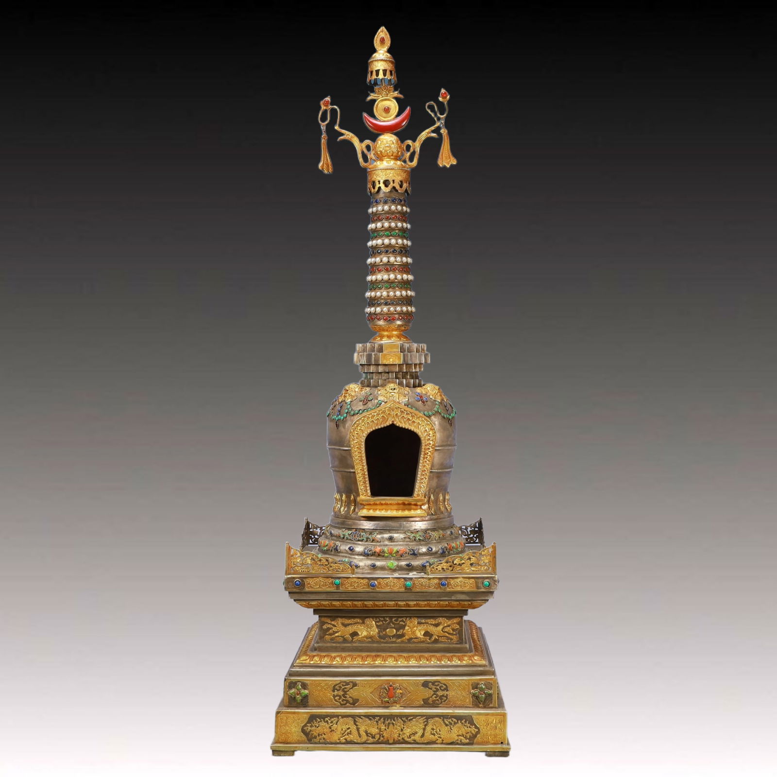 A Rare Gilt Silver Niche,Inlaid Gems: A Rare Gilt Silver Niche,Inlaid Gems,Tang Dynasty, China,Zhenguan Four-character Mark,Size:12.8inx41.3in,Weight:16800g 