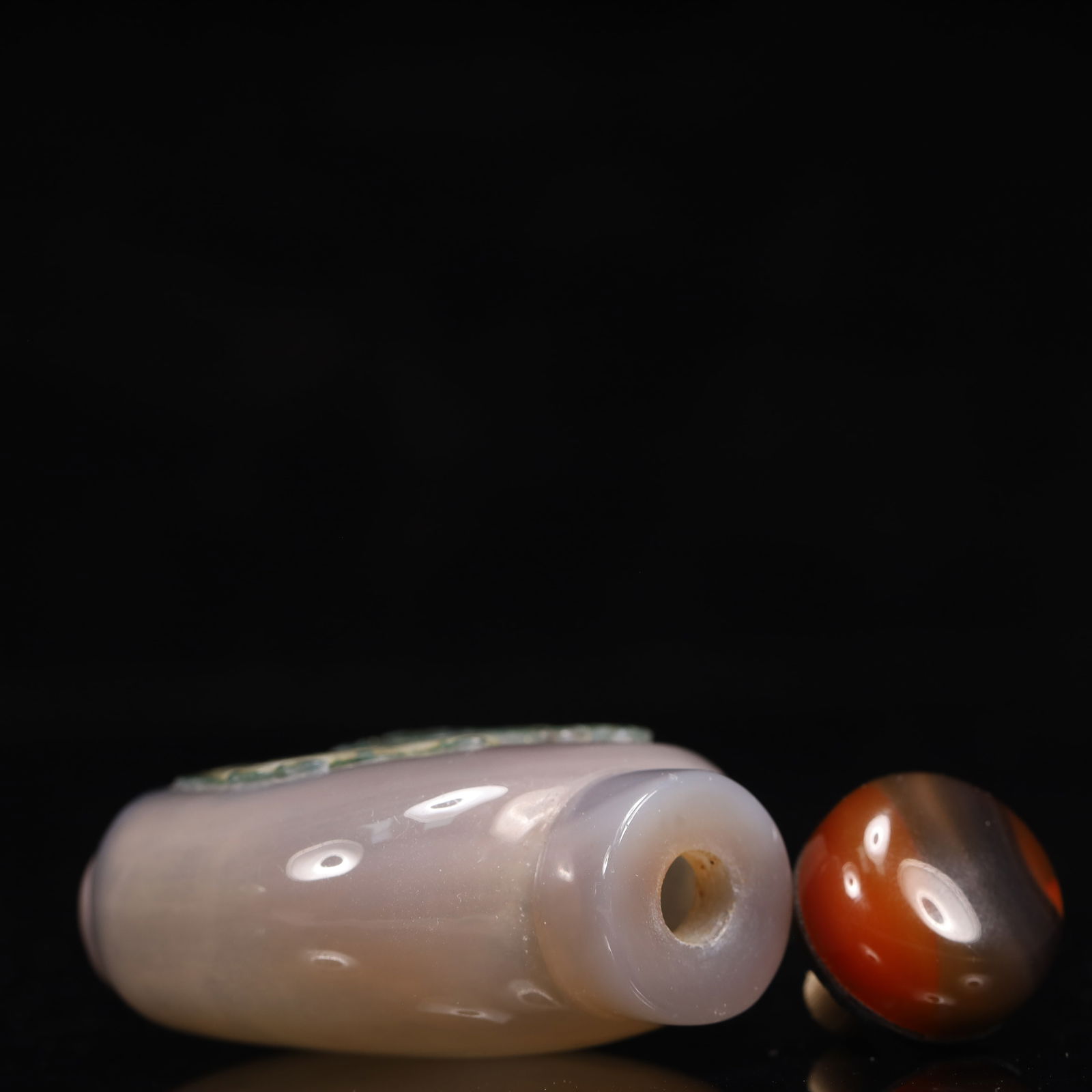 An Exquisite Agate Figure and Deer Pattern Snuff Bottle - 8
