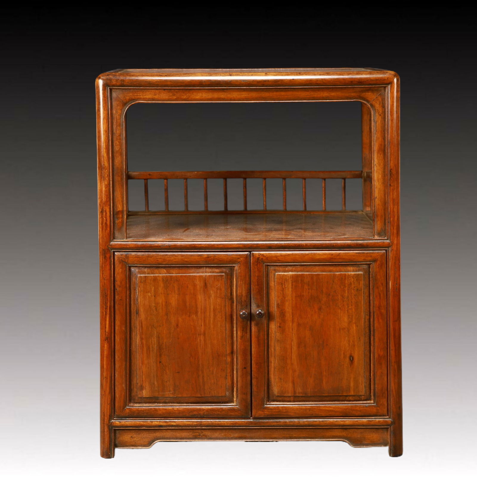 An Exquisite Boxwood Cabinet: An Exquisite Boxwood Cabinet,Qing Dynasty, China,Size:14.6inx9.1inx19.5in,Weight:5100g 黄杨木柜子,中国清代
