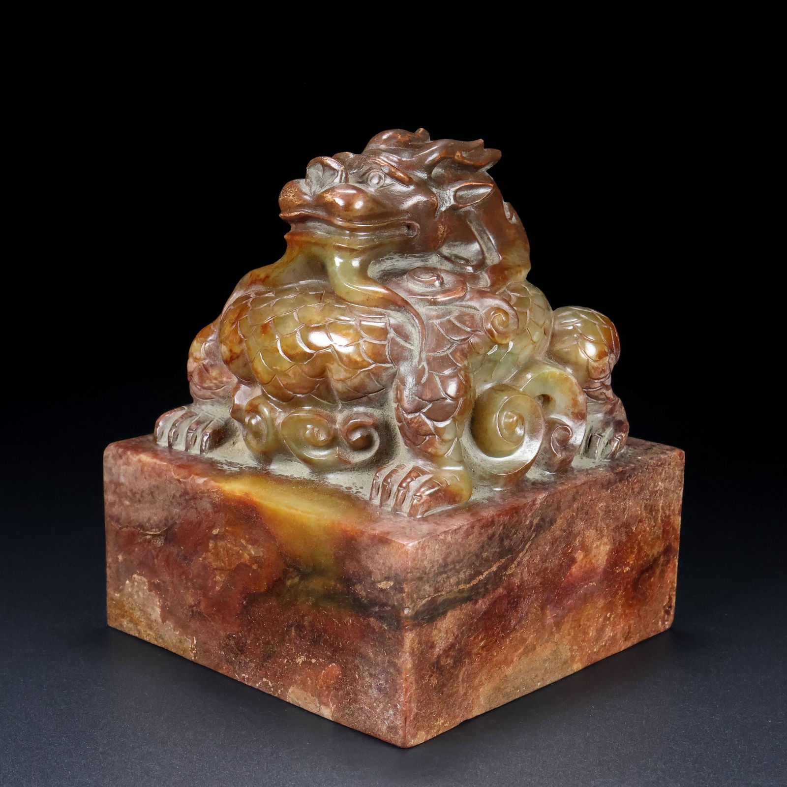 An Exquisite Archaic Jade Dragon Seal: An Exquisite Archaic Jade Dragon Seal,Ancient Time,China,With Mark,Size:5.9inx4.3in,Weight:2903g 