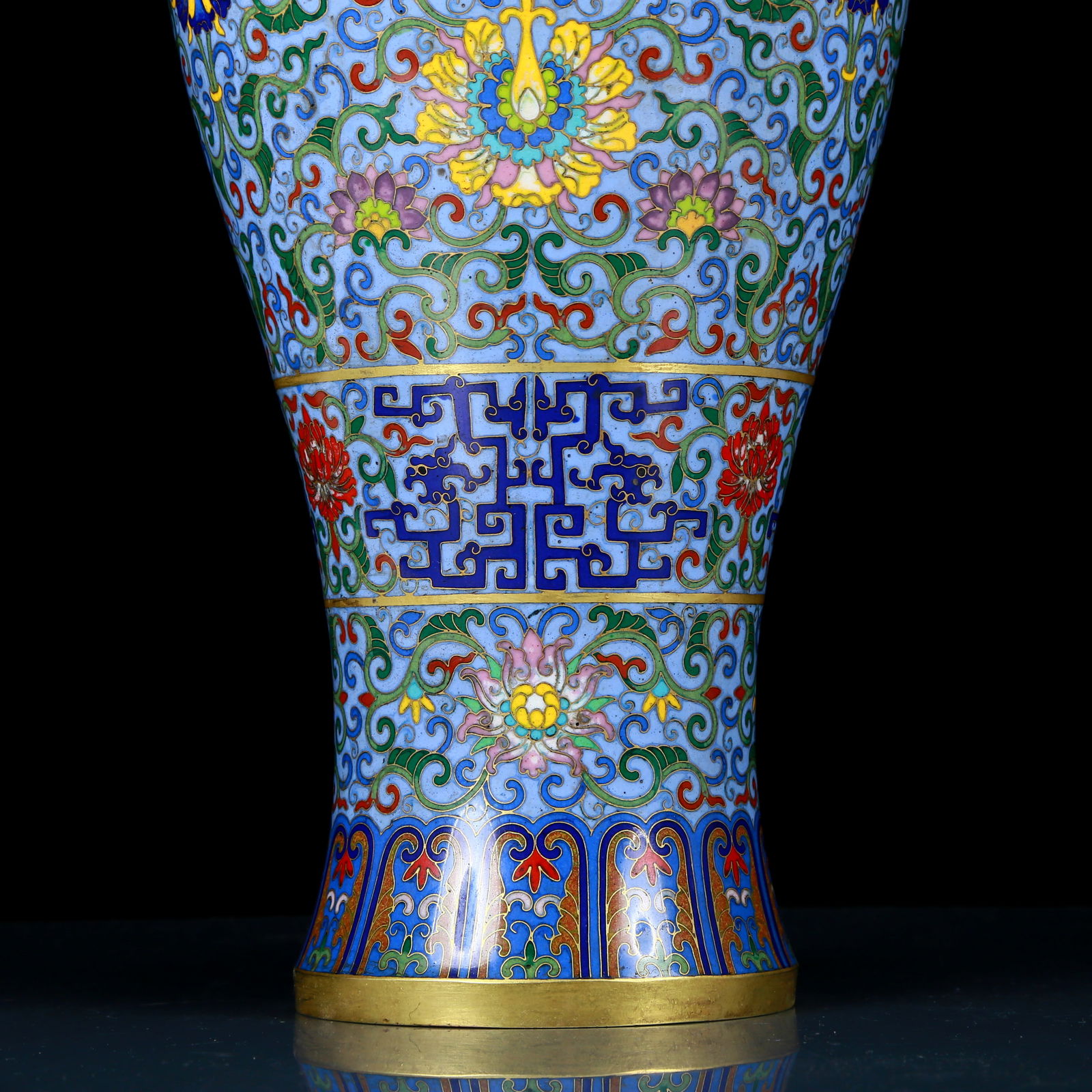 A Rare Cloisonne Lotus Pattern Vase - 3