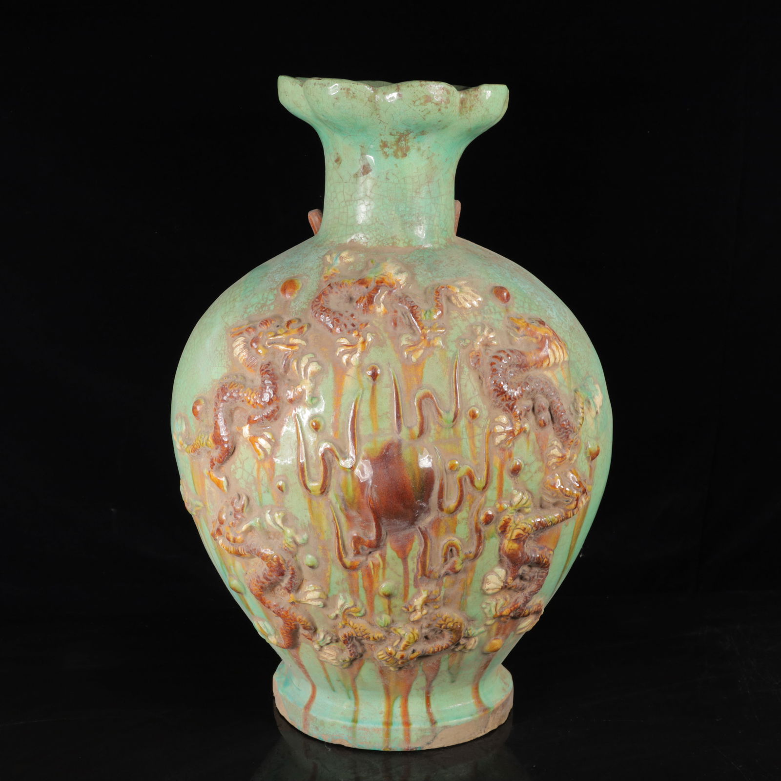 An Exquisite Tang Tri-Color Glazed Pottery Dragon Pattern Vase (1 of 12)