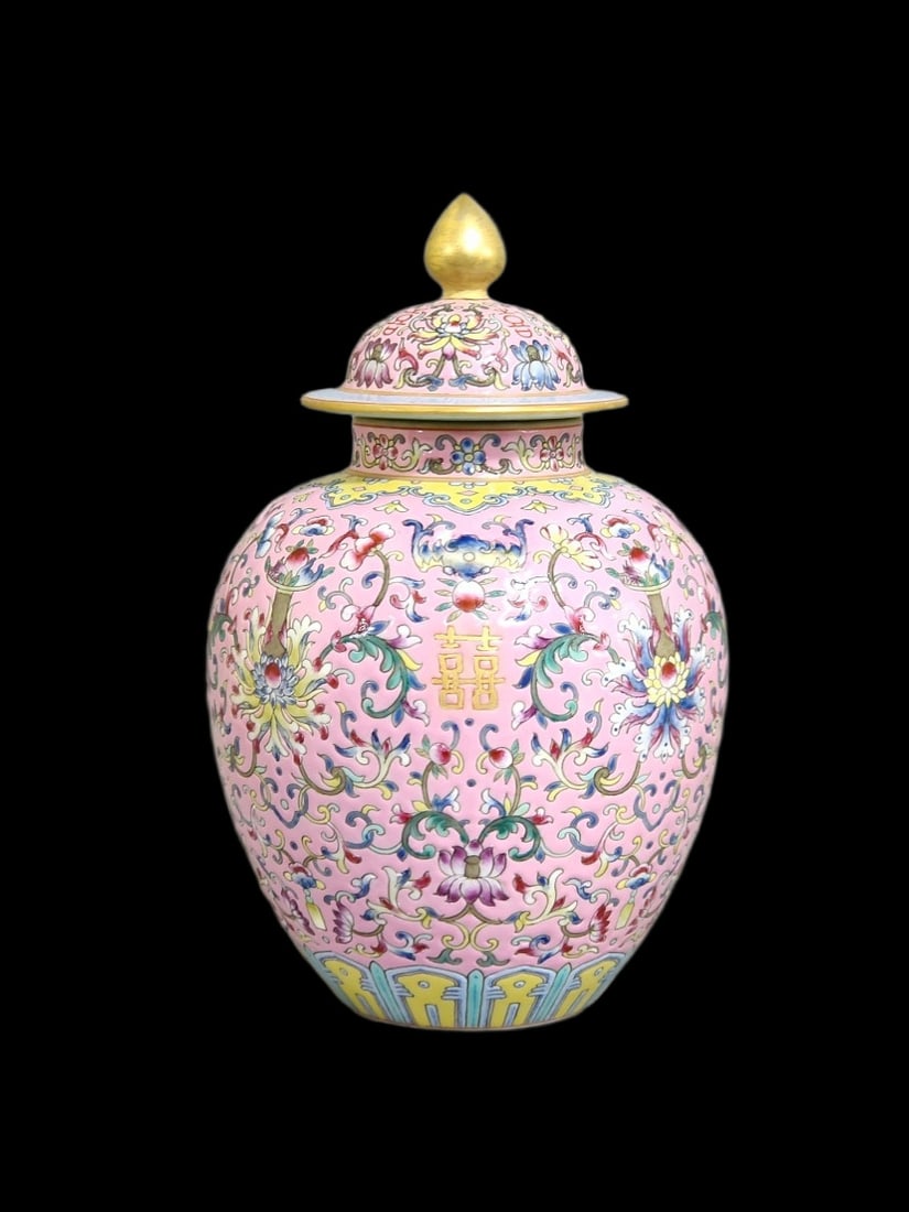 An Exquisite Pink Ground Famille-Rose Lotus Pattern Tea Caddy: An Exquisite Pink Ground Famille-Rose Lotus Pattern Tea Caddy,Qing Dynasty,China,Daoguang Six-character Mark,Size:7.7inx4.7in 粉地粉彩缠枝莲纹茶&#