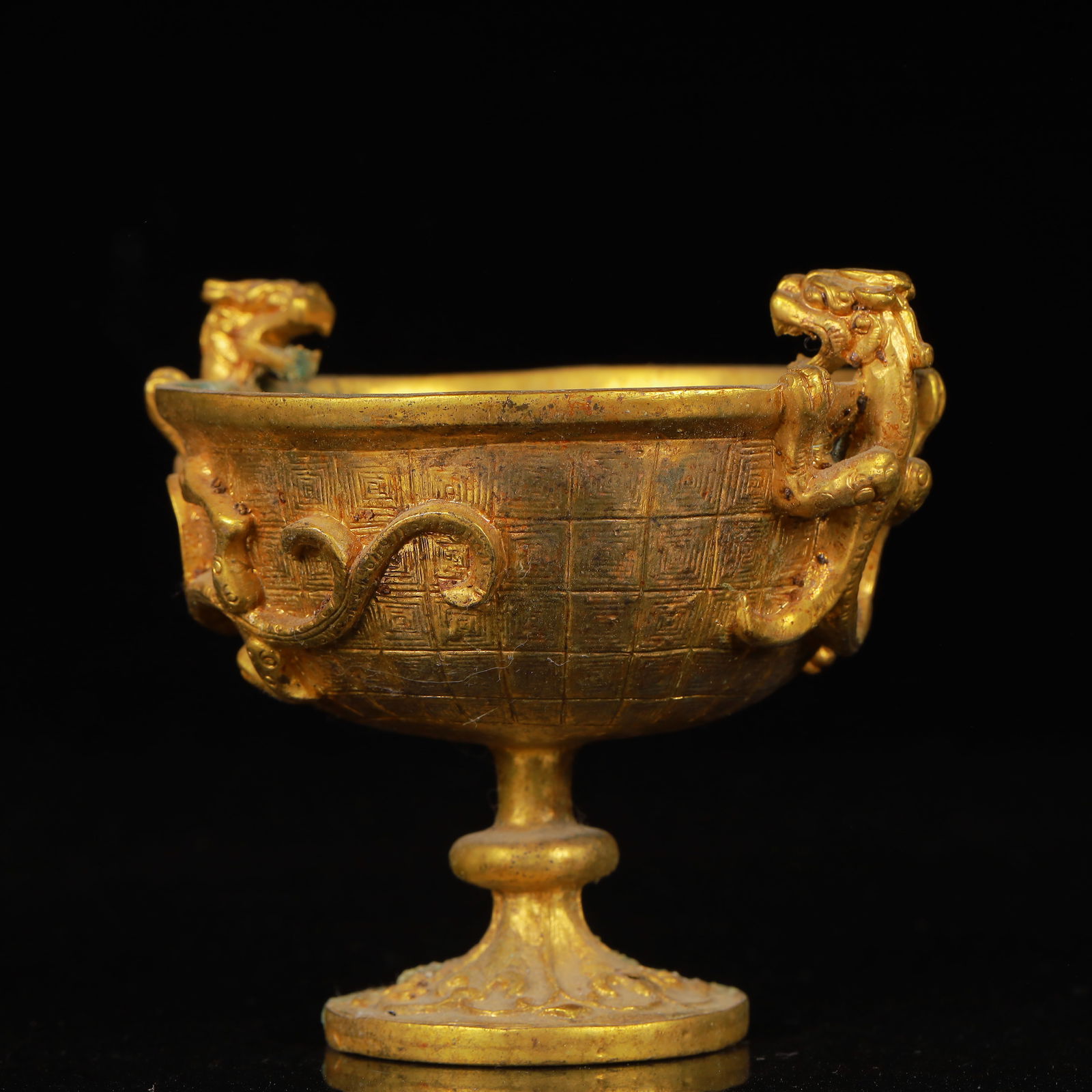An Exquisite Gilt Bronze Dragon Pattern Cup - 2