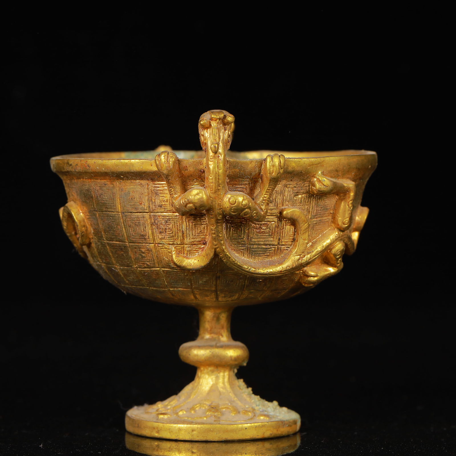 An Exquisite Gilt Bronze Dragon Pattern Cup - 3