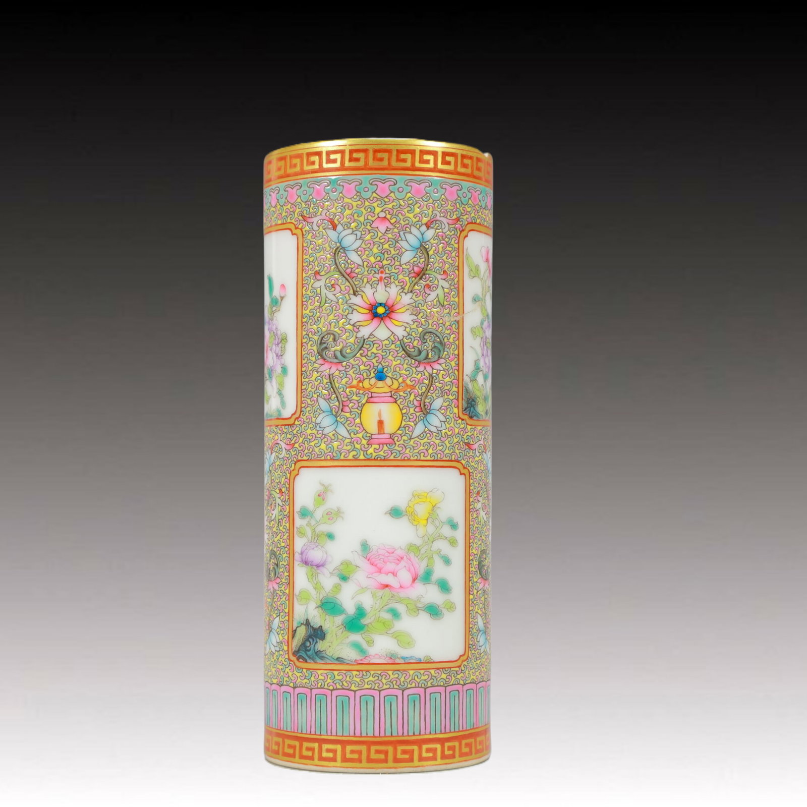 An Exquisite Enamel Flower Pattern Brush Pot - 4