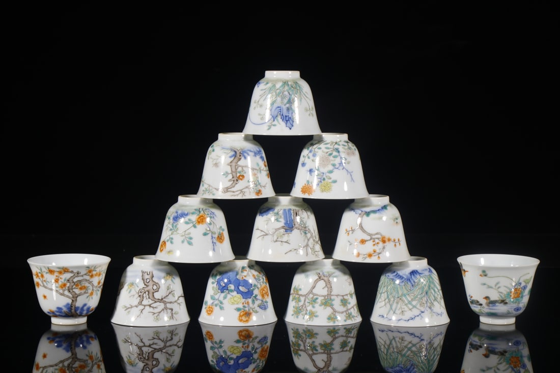 A Set of Fine Doucai Flower Pattern Cups,with poem (1 of 9)