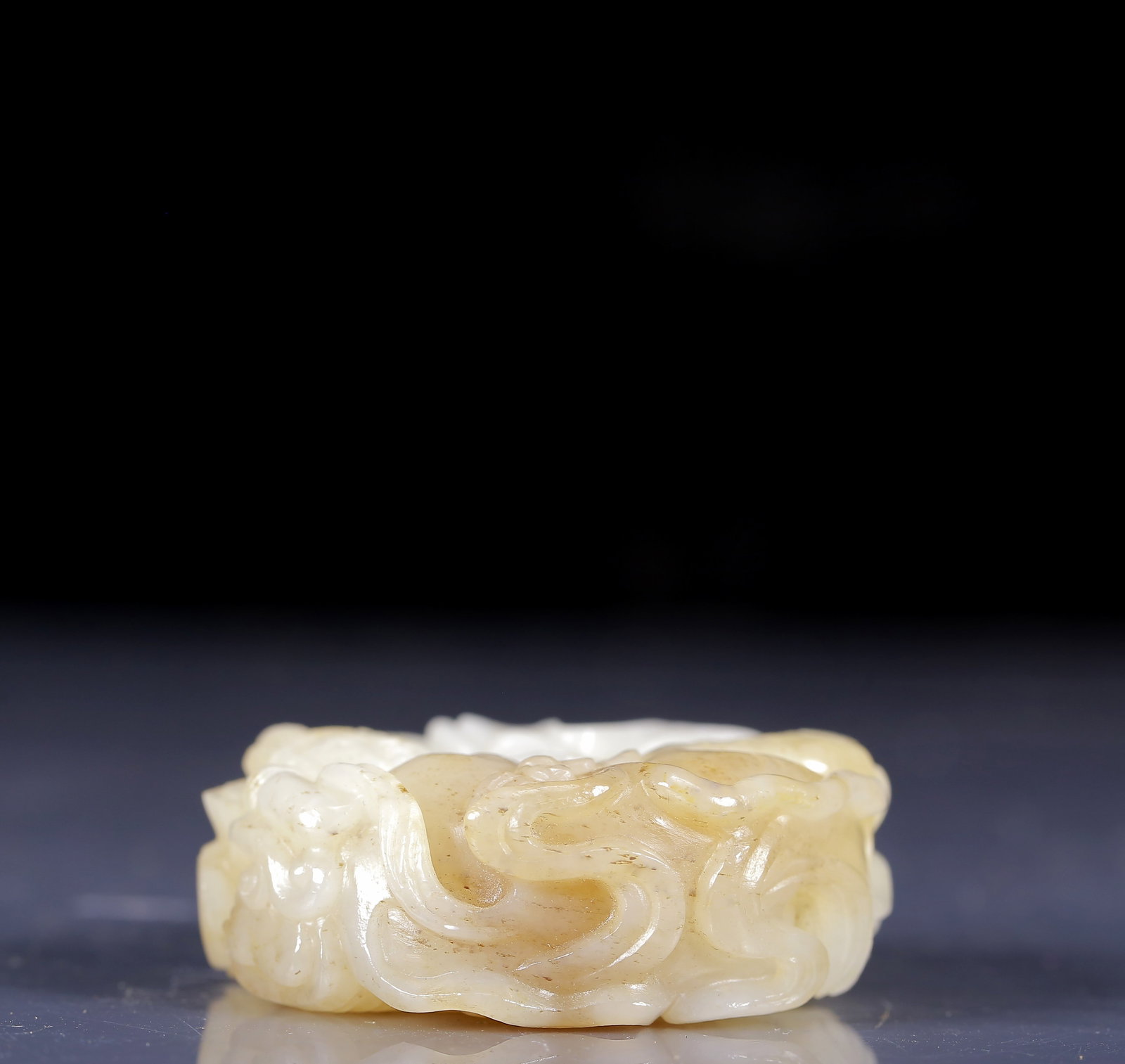 An Exquisite White Jade Figure Pattern Pendant - 5