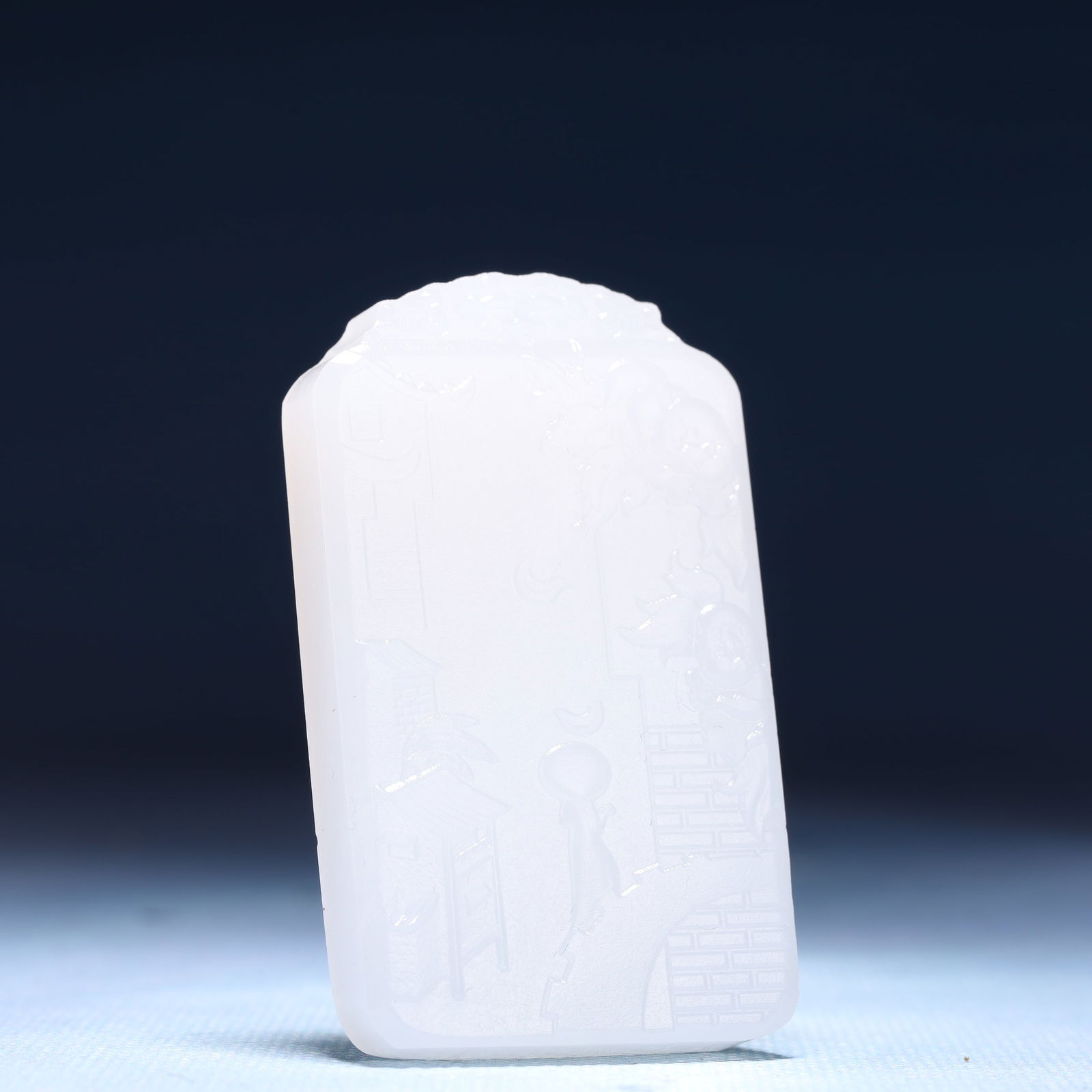 An Exquisite White Jade Landscape Pattern Pendant - 3