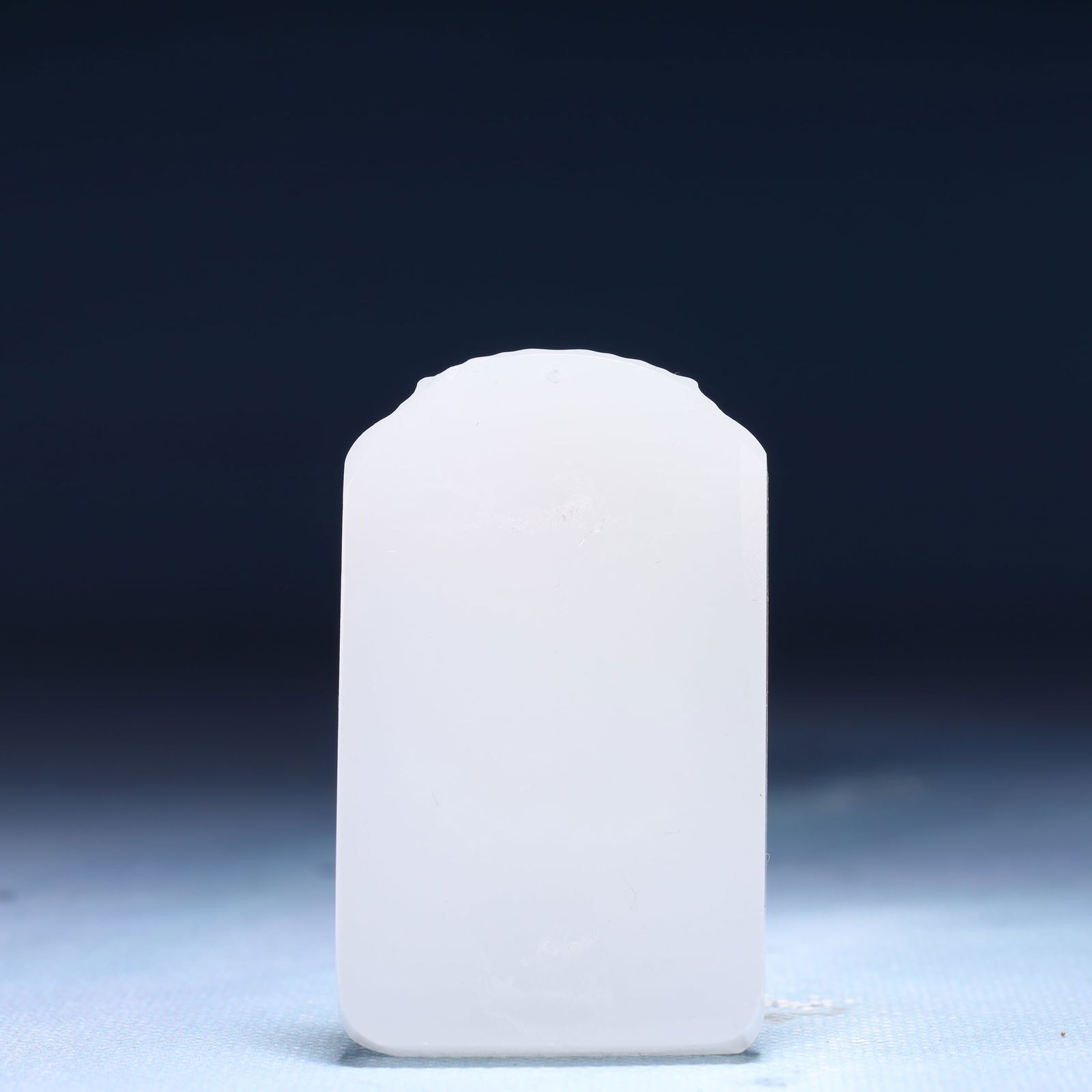 An Exquisite White Jade Landscape Pattern Pendant - 4