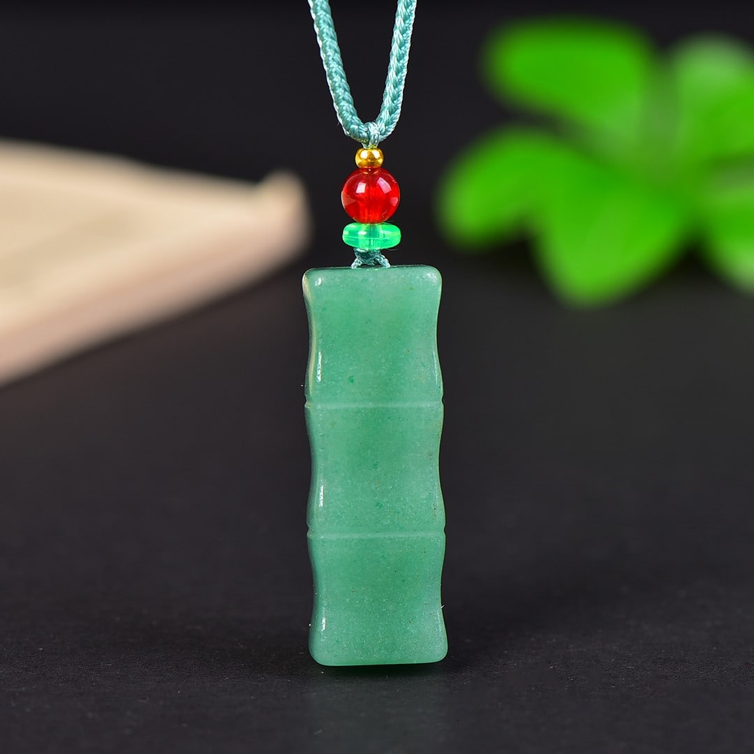 An Exquisite Jasper Pendant: An Exquisite Jasper Pendant,Size:0.6inx1.6in 碧玉挂件