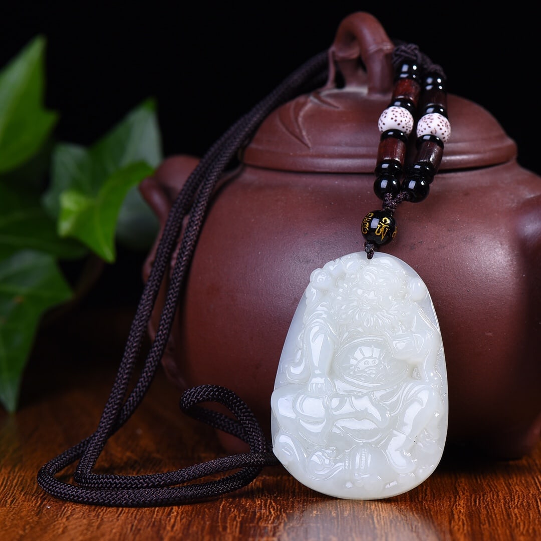An Exquisite White Jade Figure Pattern Pendant - 4