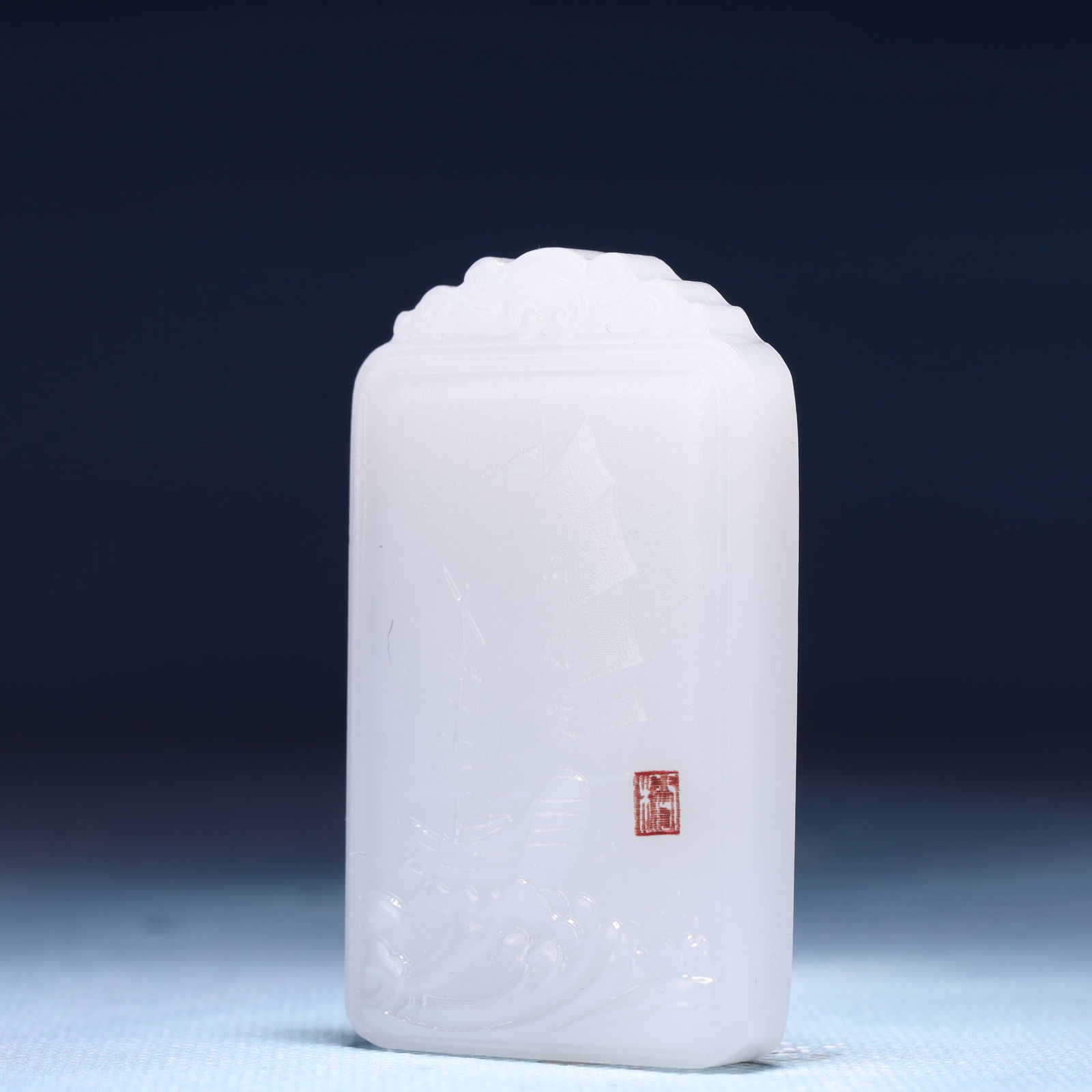 An Exquisite White Jade Landscape Pattern Pendant - 2