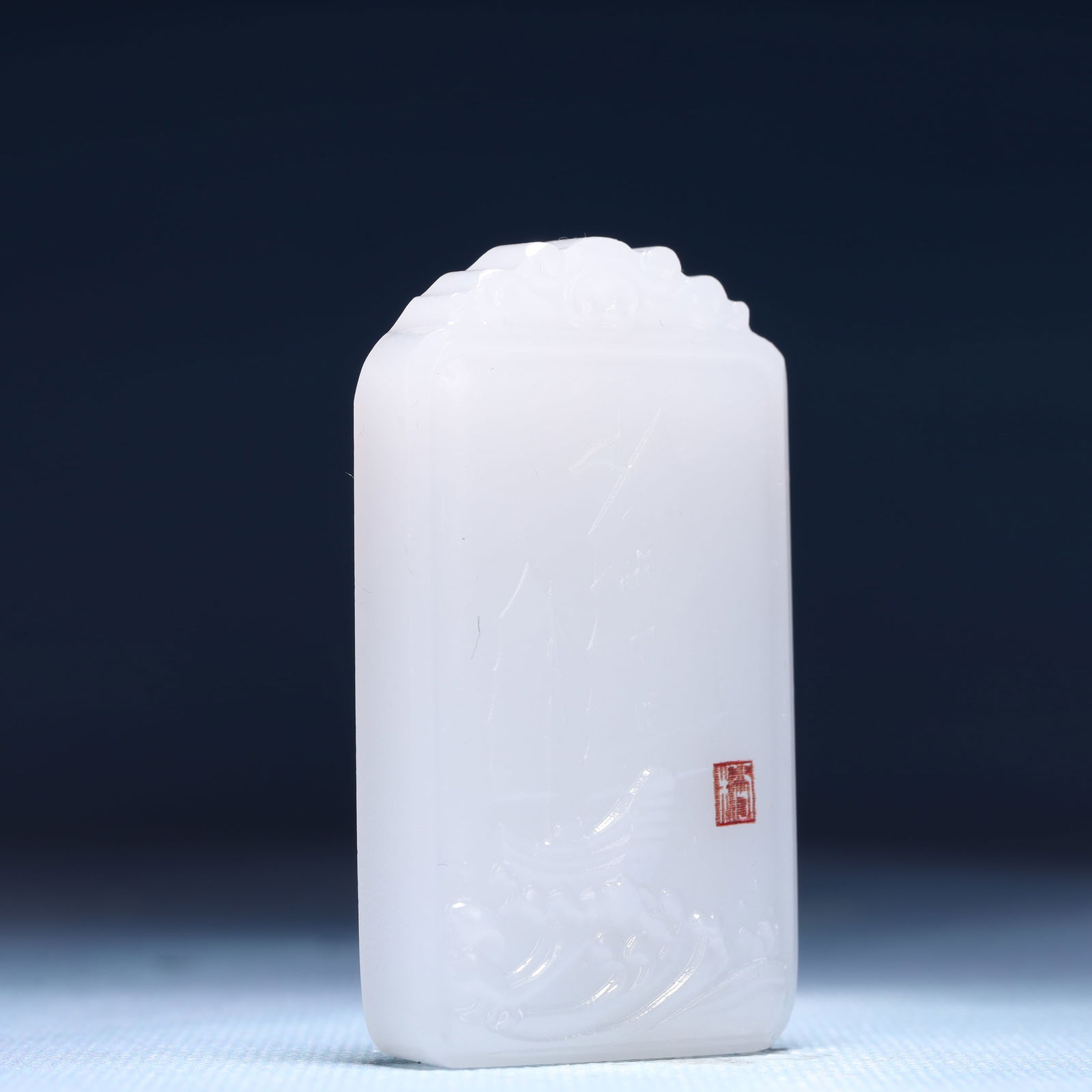 An Exquisite White Jade Landscape Pattern Pendant - 3