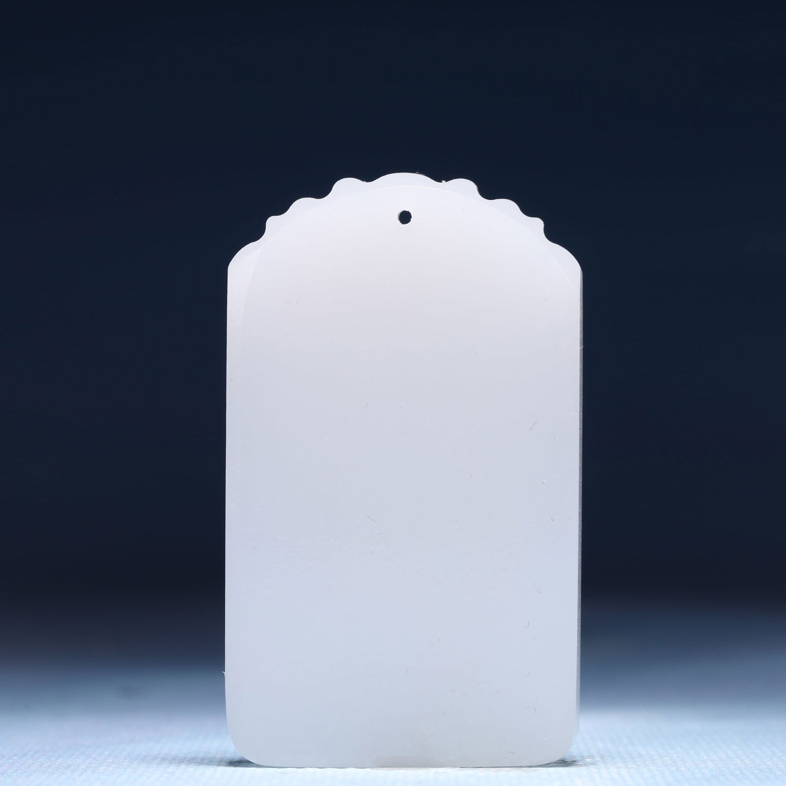 An Exquisite White Jade Landscape Pattern Pendant - 4