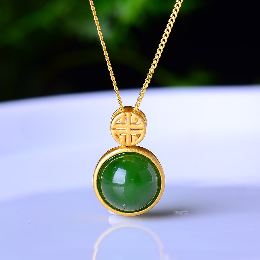 An Exquisite Sterling Silver-Gold Plated Inlaid Jasper Pendant: An Exquisite Sterling Silver-Gold Plated Inlaid Jasper Pendant,Size:0.4inx0.4in 纯银镀金镶碧玉吊坠