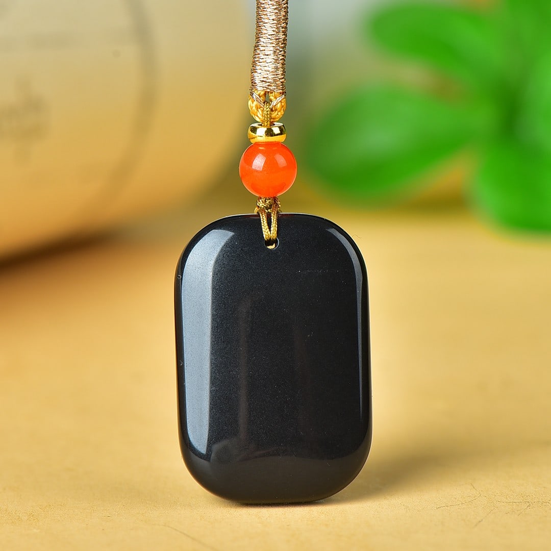 An Exquisite Black and White Jade Pendant: An Exquisite Black and White Jade Pendant,Size:0.8inx1.2in 黑玉挂件