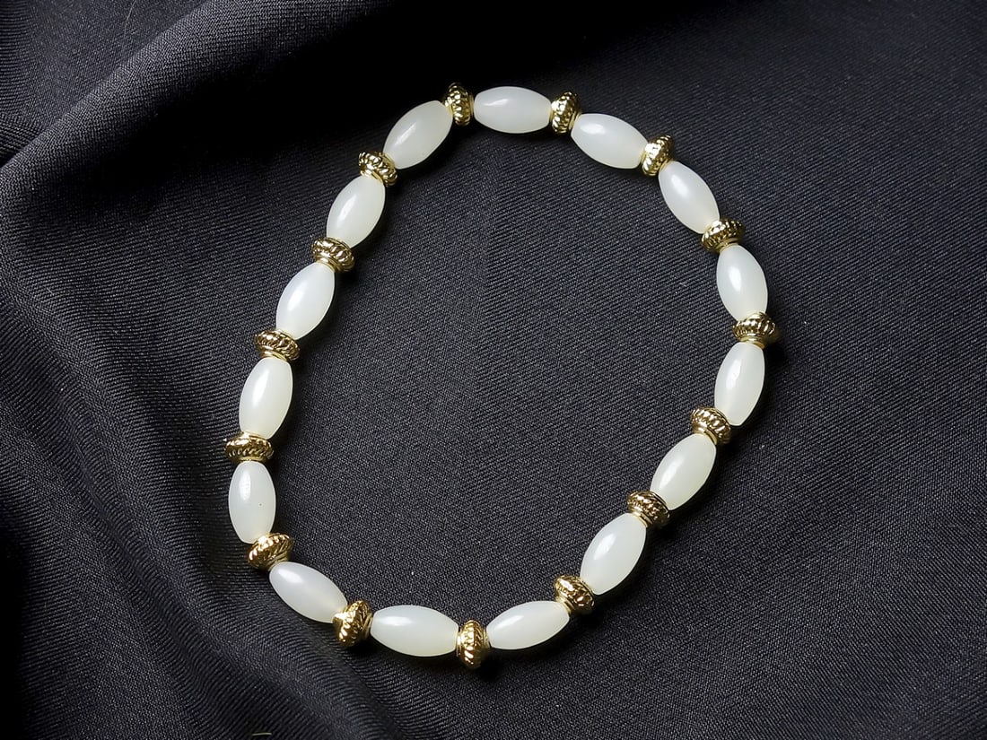 An Exquisite White Jade Bracelets - 2