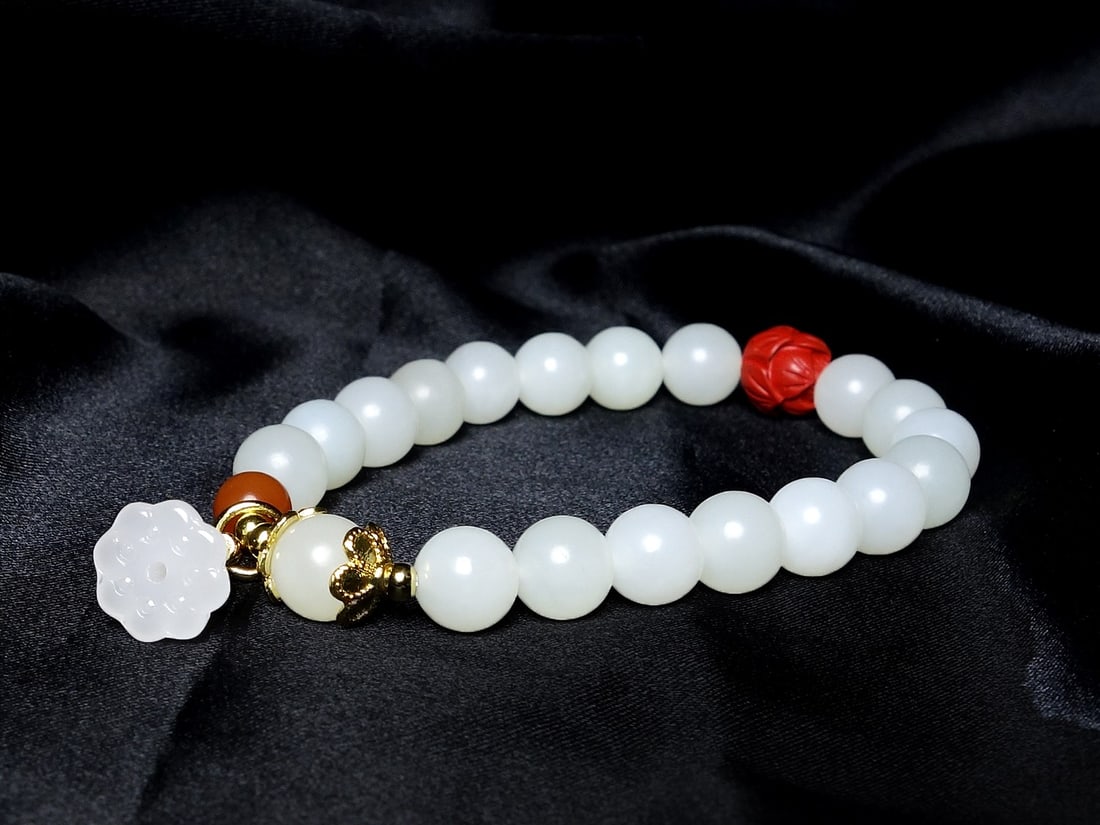 An Exquisite White Jade Bracelets - 2