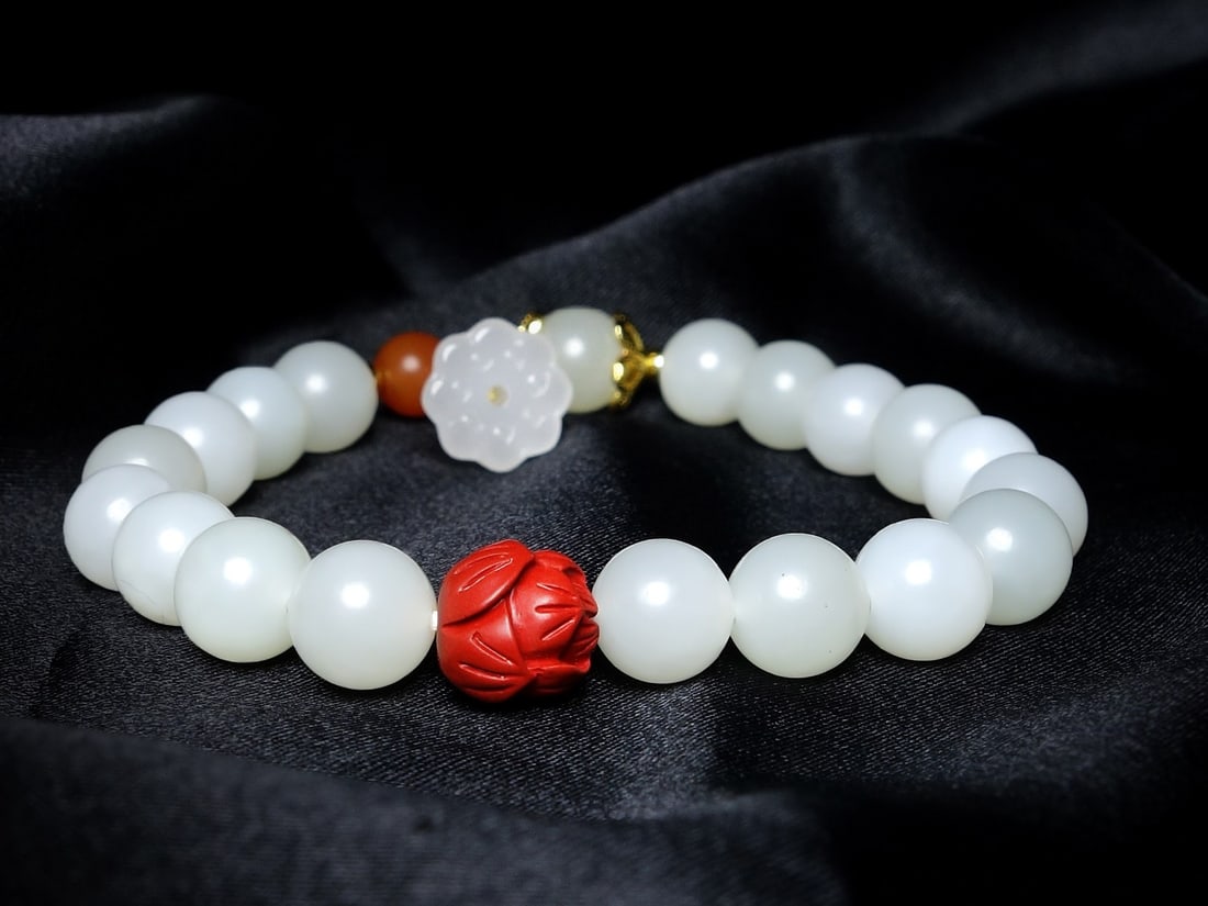 An Exquisite White Jade Bracelets - 4