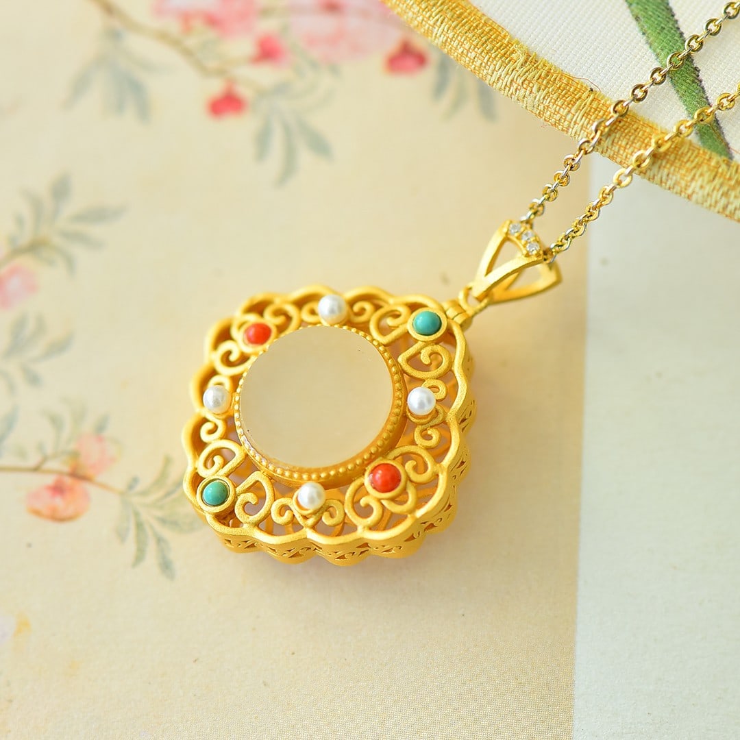 An Exquisite Sterling Silver-Gold Plated Inlaid White Jade Pendant,Inlaid Pearl: An Exquisite Sterling Silver-Gold Plated Inlaid White Jade Pendant,Inlaid Pearl,Size:0.5inx0.5in 纯银镀金镶白玉吊坠,嵌珍珠