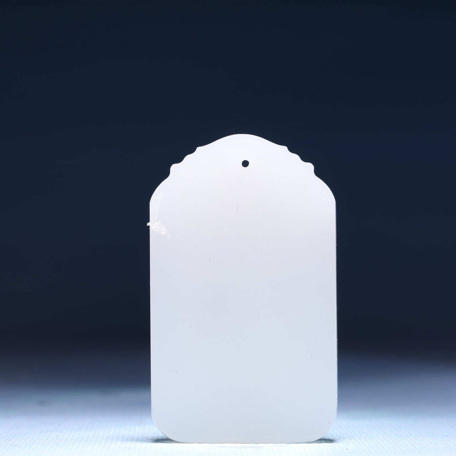 An Exquisite White Jade Landscape Pattern Pendant - 4