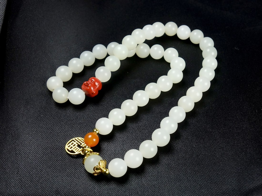 An Exquisite White Jade Bracelets - 2