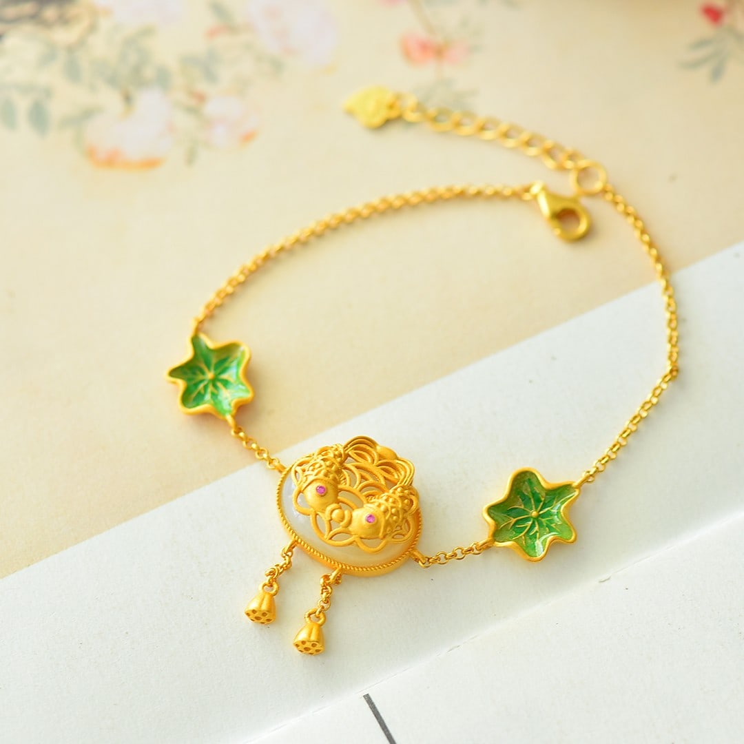 An Exquisite Sterling Silver-Gold Plated Inlaid White Jade Enamel Bracelet: An Exquisite Sterling Silver-Gold Plated Inlaid White Jade Enamel Bracelet,Size:0.5inx0.6in 纯银镀金镶白玉珐琅手链