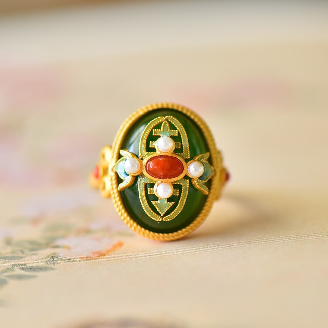 An Exquisite Sterling Silver-Gold Plated Inlaid Jasper Enamel Ring: An Exquisite Sterling Silver-Gold Plated Inlaid Jasper Enamel Ring,Size:0.5inx0.7in 纯银镀金镶碧玉珐琅戒指