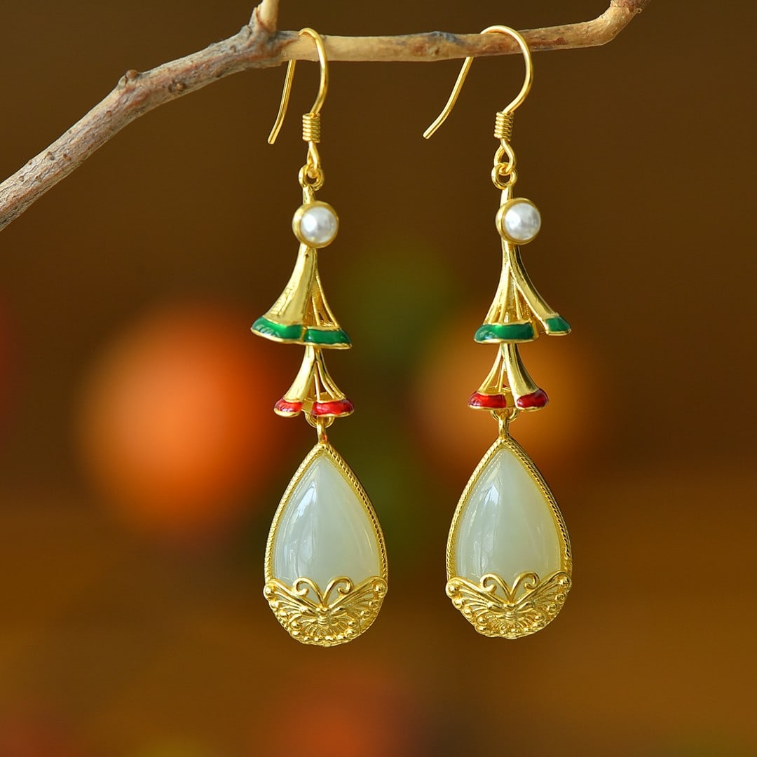 A Pair of Exquisite Sterling Silver-Gold Plated Inlaid White Jade Earrings: A Pair of Exquisite Sterling Silver-Gold Plated Inlaid White Jade Earrings,Size:0.4inx0.7in 一对纯银镀金镶白玉耳环