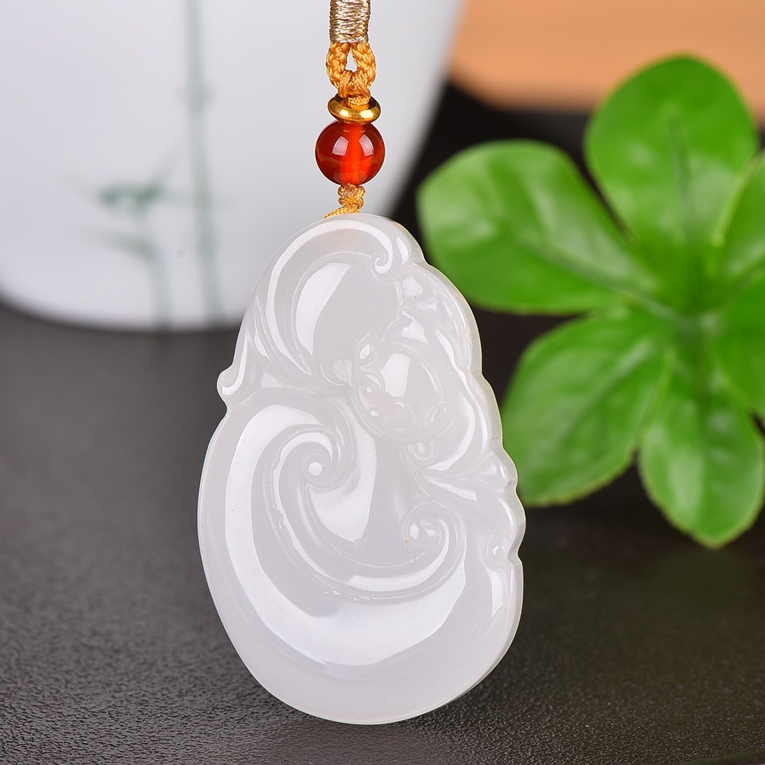An Exquisite White Jade Auspicious Cloud Pattern Pendant: An Exquisite White Jade Auspicious Cloud Pattern Pendant,Size:1.2inx1.9in 白玉祥云纹挂件