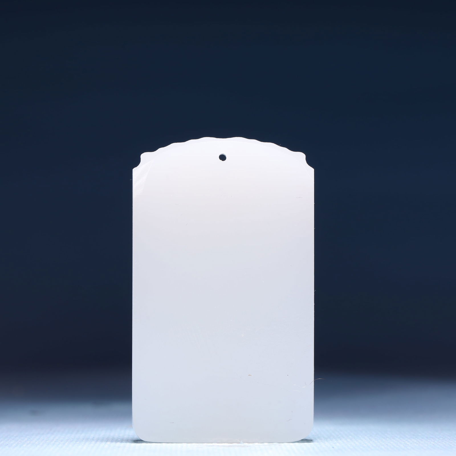 An Exquisite White Jade Landscape Pattern Pendant - 4