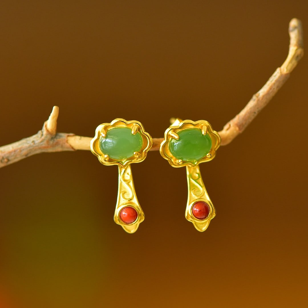 A Pair of Exquisite Sterling Silver-Gold Plated Inlaid Jasper Earrings: A Pair of Exquisite Sterling Silver-Gold Plated Inlaid Jasper Earrings,Size:0.2inx0.3in 一对纯银镀金镶碧玉耳环