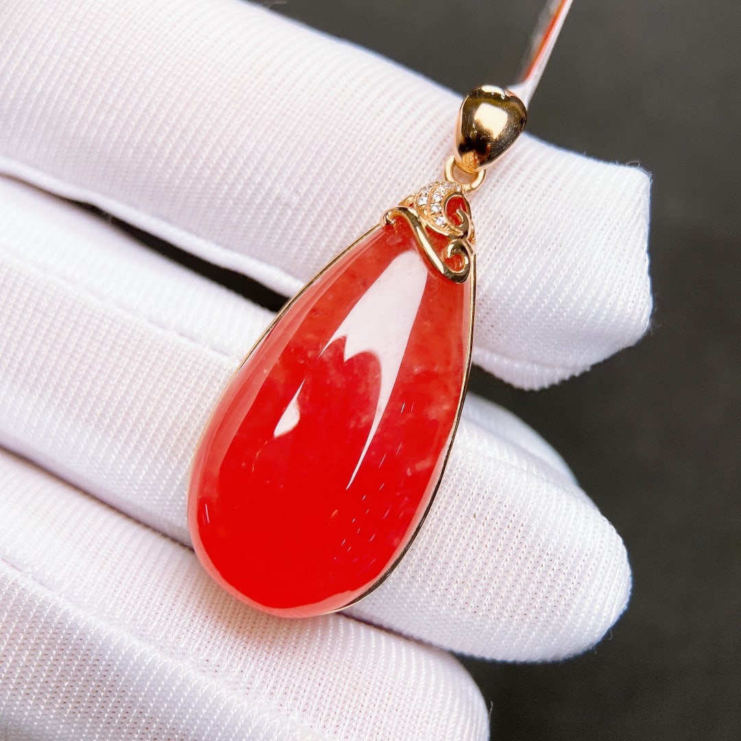 43.5Ctw Natural Ruby Necklace: 43.5Ctw Natural Ruby Necklace,Size:1.2inx0.6in 43.5Ctw天然红宝石项链