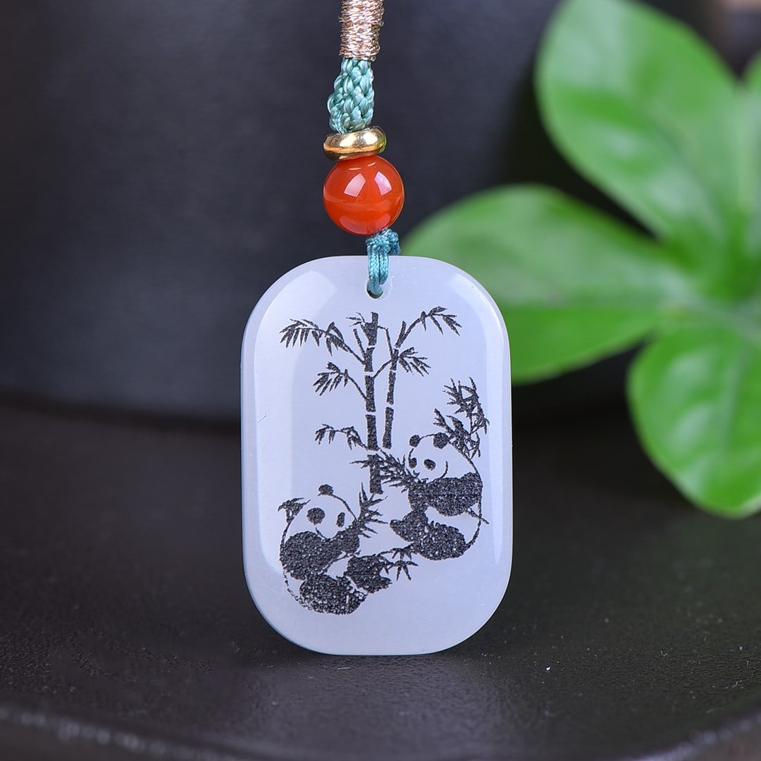 An Exquisite White Jade Animal Pattern Pendant: An Exquisite White Jade Animal Pattern Pendant,Size:0.8inx1.2in 白玉动物纹挂件