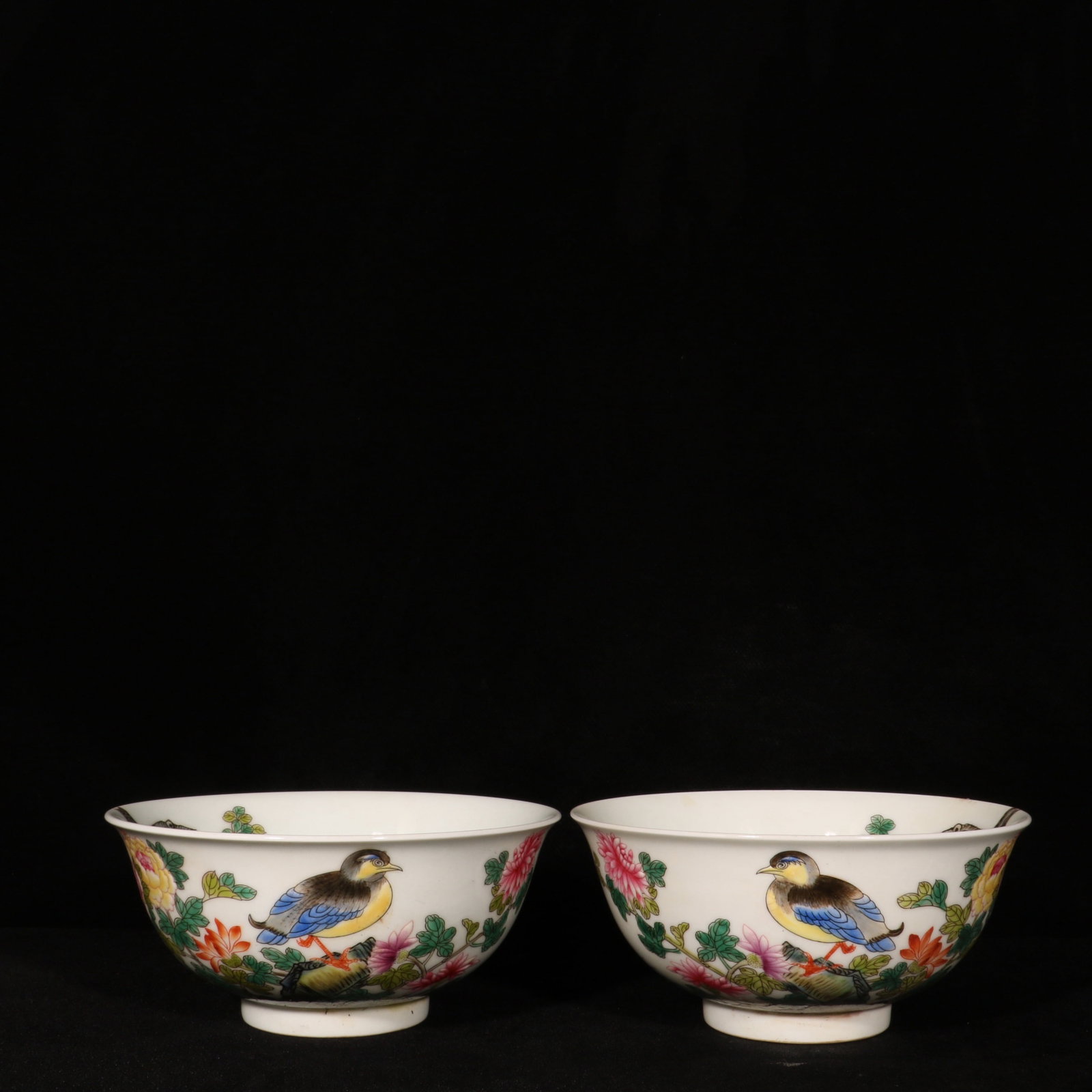 A Pair of Exquisite Enamel Flower and Bird Pattern Bowls: A Pair of Exquisite Enamel Flower and Bird Pattern Bowls,Qing Dynasty,China,Yongzheng Four-character Mark,Size:2.8inx6in 一对珐琅彩花鸟纹碗,ߑ