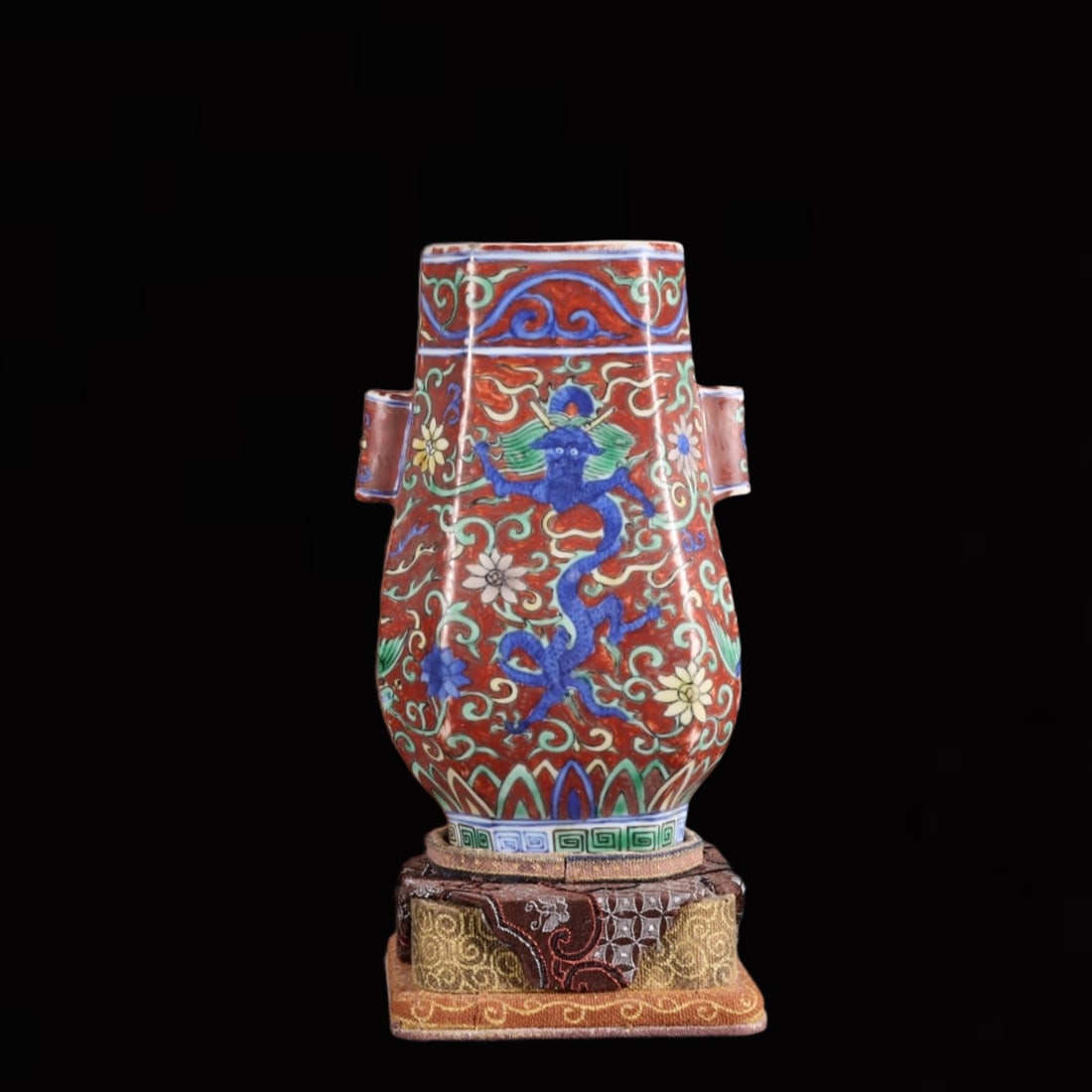 An Exquisite Red Ground Blue and White Dragon and Phoenix Pattern Double-Ears Vase: An Exquisite Red Ground Blue and White Dragon and Phoenix Pattern Double-Ears Vase,Ming Dynasty,China,Longqing Six-character Mark,Size:5.9inx3.5in ??????????,????,?????