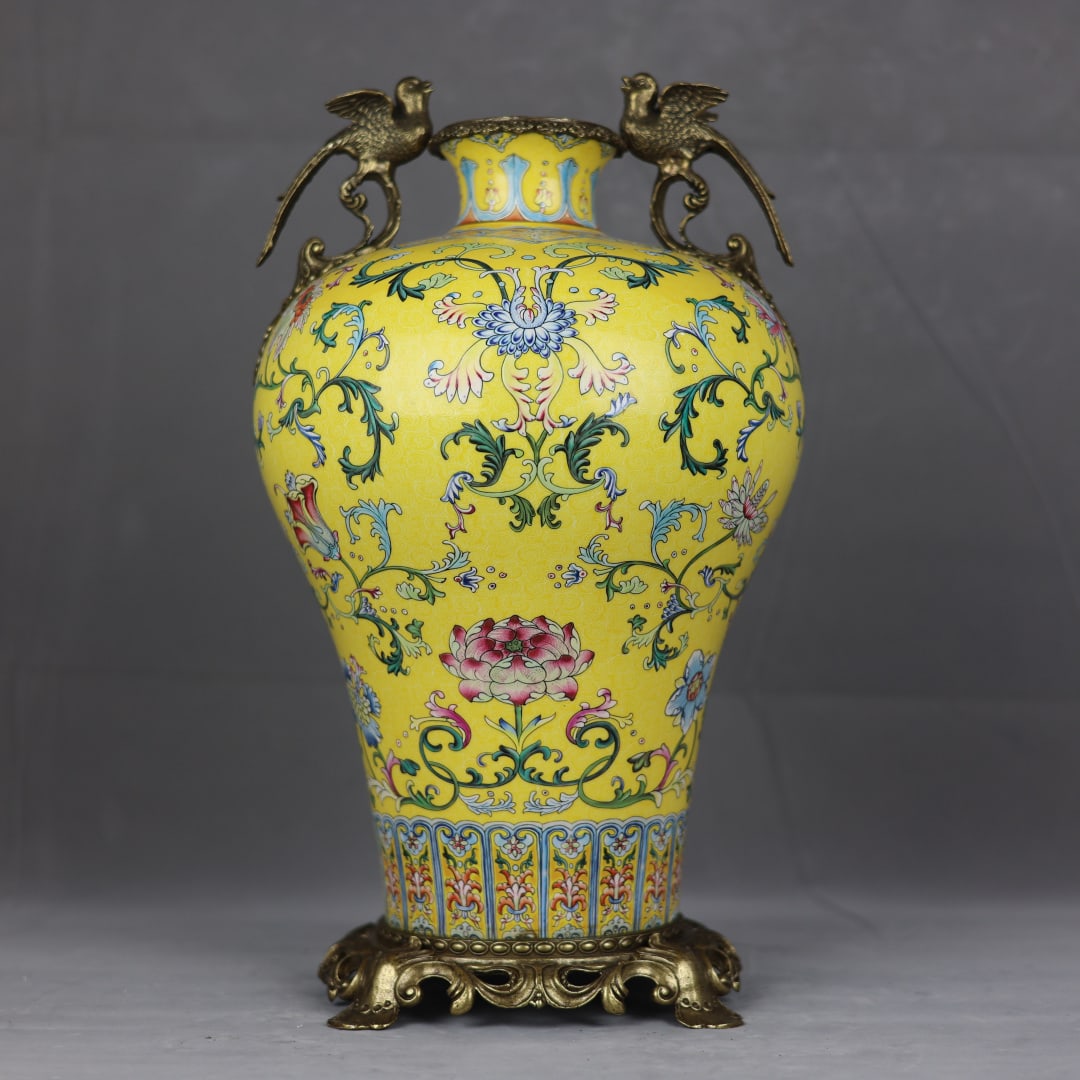 A Huge Yellow Ground Enamel Inlaid Bronze Lotus Pattern Double-Ears Vase: A Huge Yellow Ground Enamel Inlaid Bronze Lotus Pattern Double-Ears Vase,Qing Dynasty,China,Qianlong Four-character Mark,Size:18.9inx9.4in 黄地珐琅彩镶铜Ņ